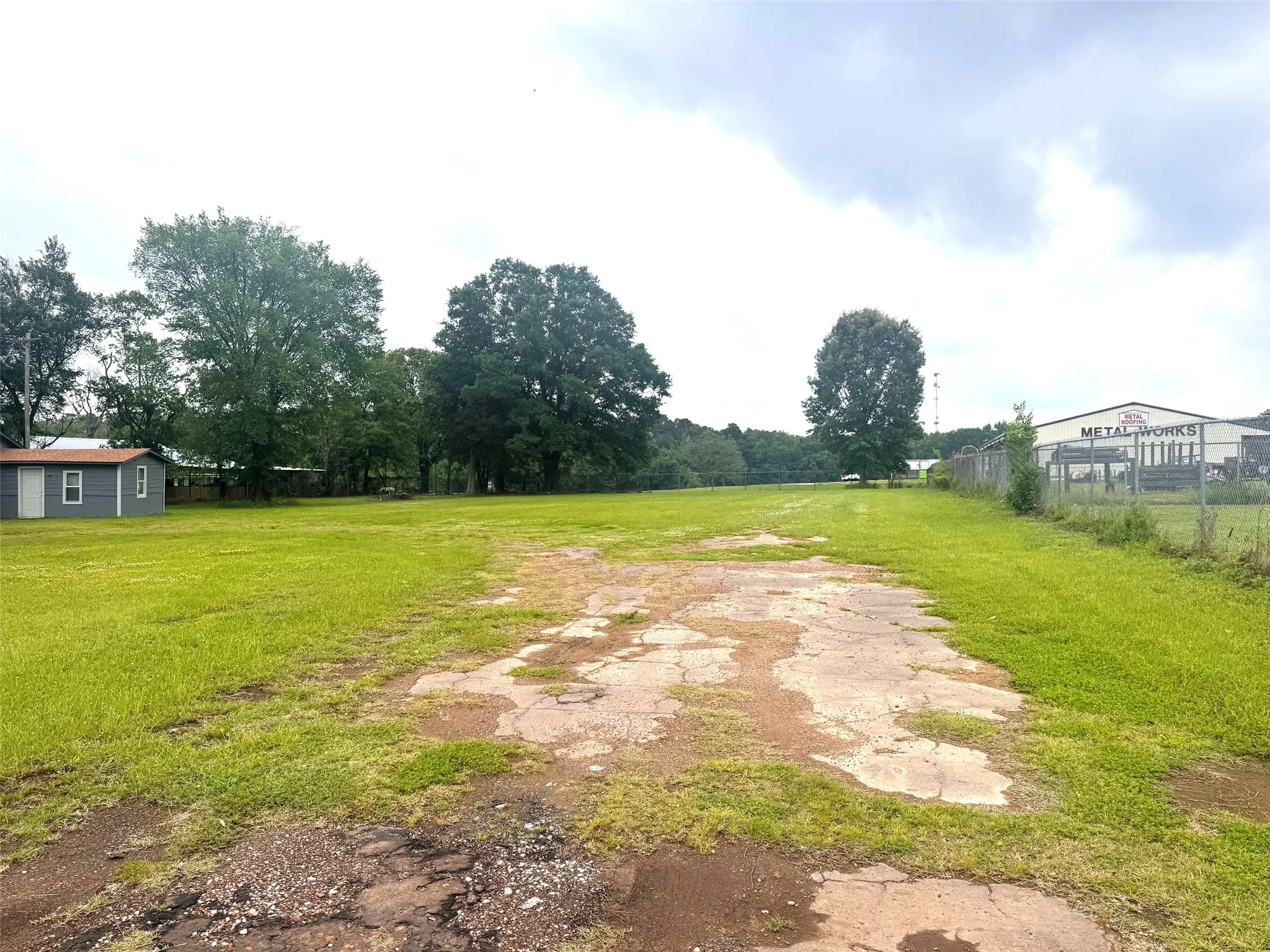 Unimproved Land For Sale in Titus County , 718 E 16th St., Mt Pleasant, Texas 75455, 0, 0, Garage spaces, 0 Sqft, built in 0, Preowned, Price $199,000, mls#21247850, Real Estate Agent in Mt Pleasant, Homes For Sale in Titus county, Homes For Sale in Mt Pleasant, Realtor in Mt Pleasant Texas, Real Estate Brokerage Independent Realty Texas, Luminita Cordes Realtor