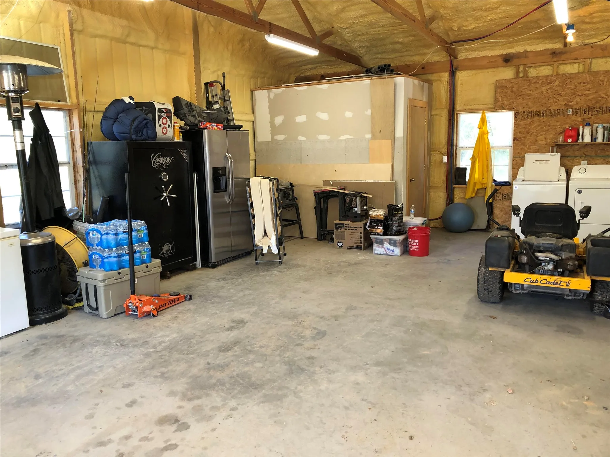 Single Family Residence For Sale in Limestone County , 190 Private Road 5825A, Groesbeck, Texas 76642, 3 Bedroom, 3 Bathroom, 2 Garage spaces, 2,400 Sqft, built in 2021, New Construction - Complete, mls#21252280, Real Estate Agent in Groesbeck, Homes For Sale in Limestone county, Homes For Sale in Groesbeck, Realtor in Groesbeck Texas, Real Estate Brokerage Independent Realty Texas, Luminita Cordes Realtor