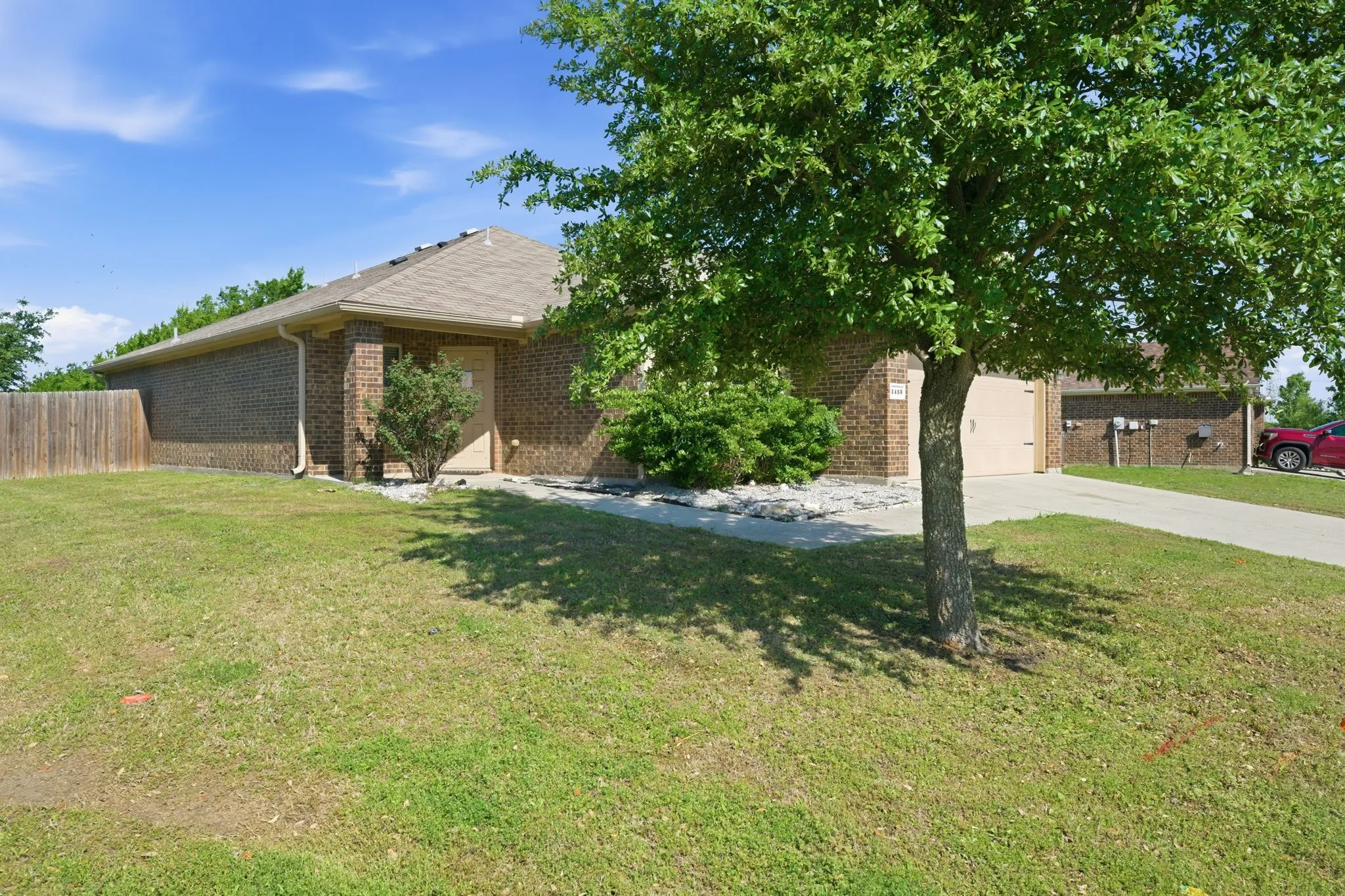 Single Family Residence For Sale in Collin County , 1413 N Houston Street, Royse City, Texas 75189, 4 Bedroom, 2 Bathroom, 2 Garage spaces, 1,829 Sqft, built in 2015, Preowned, mls#21252230, Real Estate Agent in Royse City, Homes For Sale in Collin county, Homes For Sale in Royse City, Realtor in Royse City Texas, Real Estate Brokerage Independent Realty Texas, Luminita Cordes Realtor