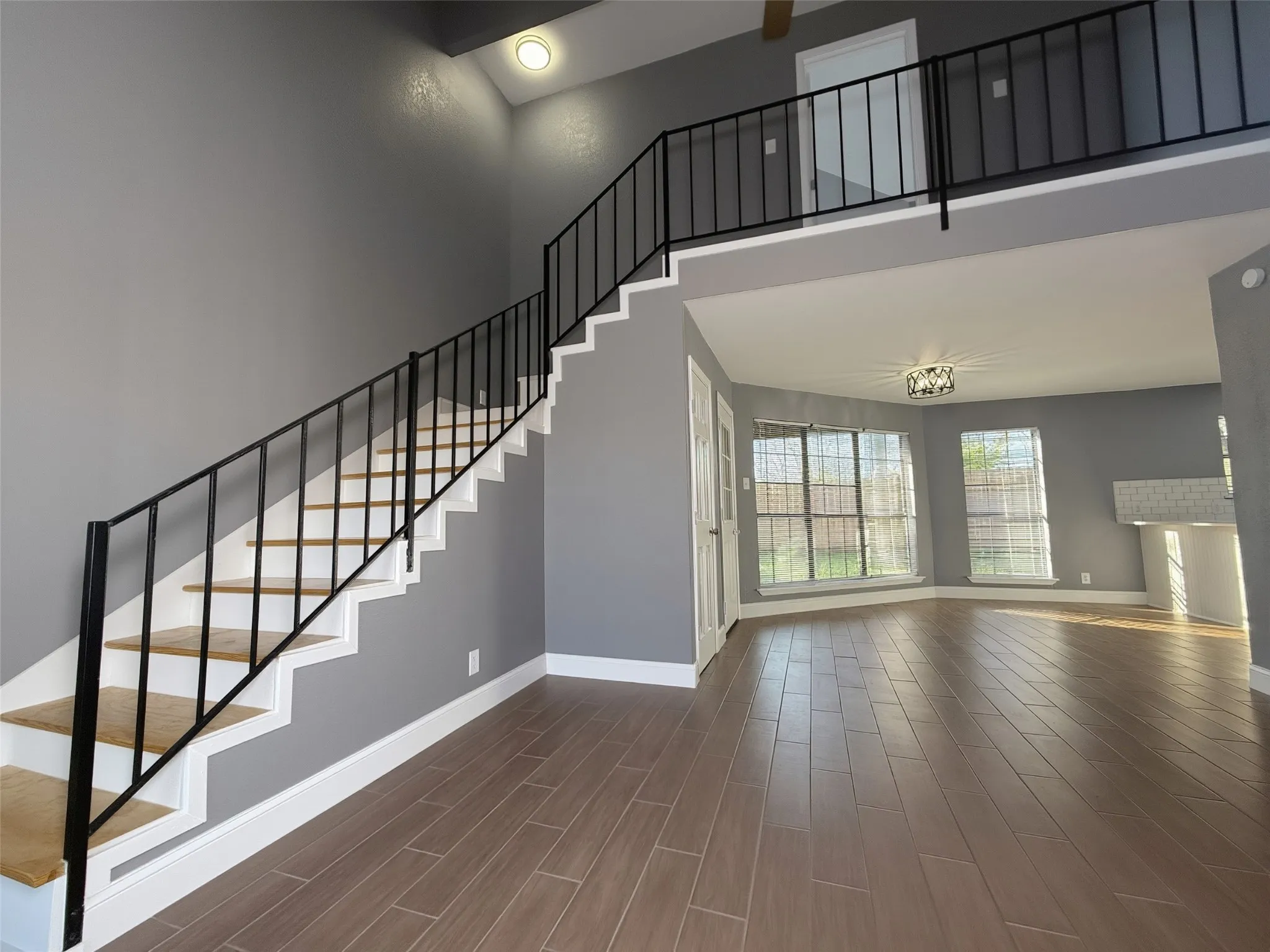 Townhouse For Rent in Grayson County , 1900 W Taylor Street, Sherman, Texas 75092, 2 Bedrooms, 2 Bathrooms, 1 Garage spaces, 1,016 Sqft, built in 1985, Price $1,495, mls#21252312, Real Estate Agent in Sherman, Homes For Rent in Grayson county, Homes For Rent in Sherman, Realtor in Sherman Texas, Real Estate Brokerage Independent Realty Texas, Luminita Cordes Realtor