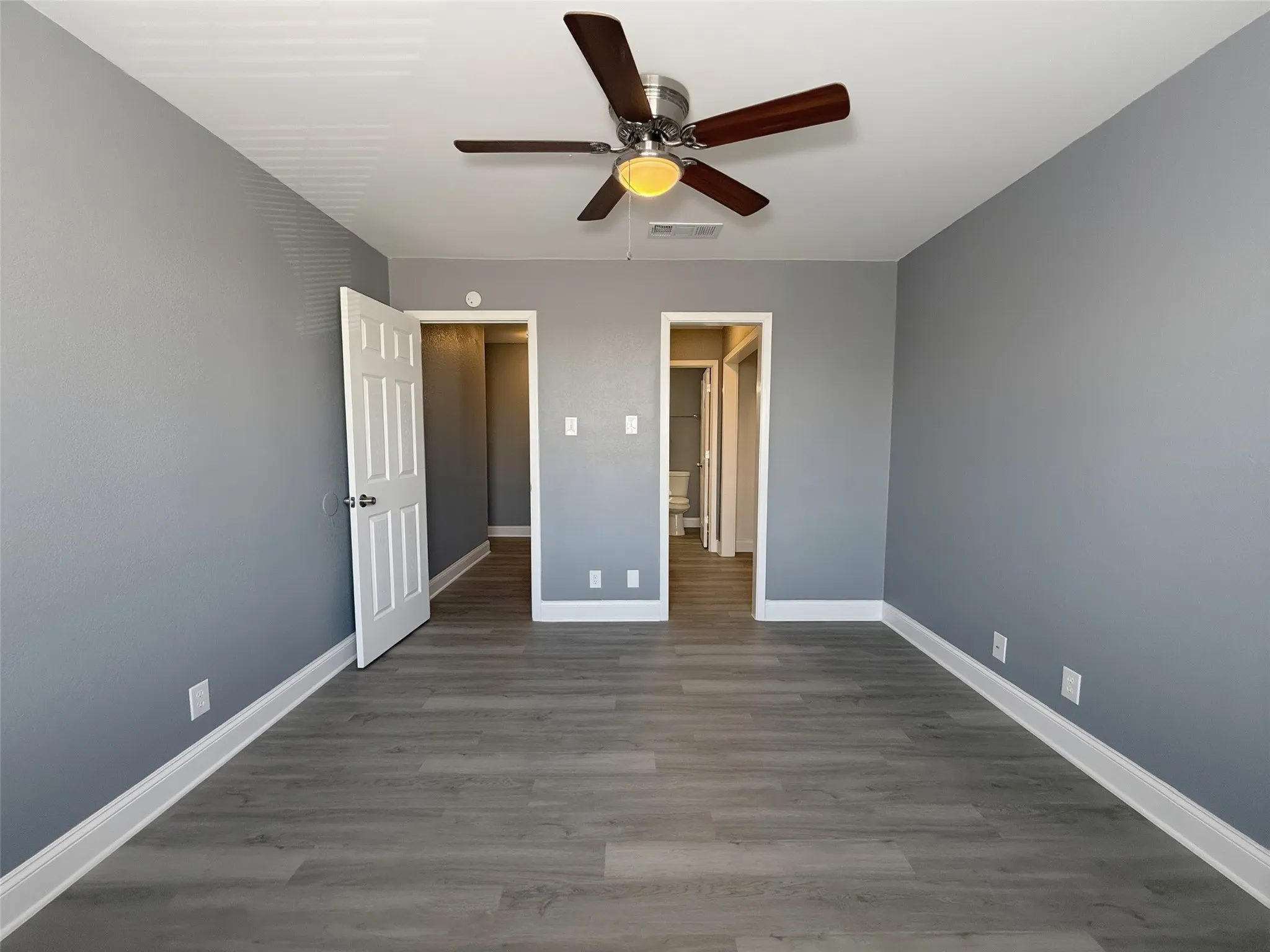 Townhouse For Rent in Grayson County , 1900 W Taylor Street, Sherman, Texas 75092, 2 Bedrooms, 2 Bathrooms, 1 Garage spaces, 1,016 Sqft, built in 1985, Price $1,495, mls#21252312, Real Estate Agent in Sherman, Homes For Rent in Grayson county, Homes For Rent in Sherman, Realtor in Sherman Texas, Real Estate Brokerage Independent Realty Texas, Luminita Cordes Realtor