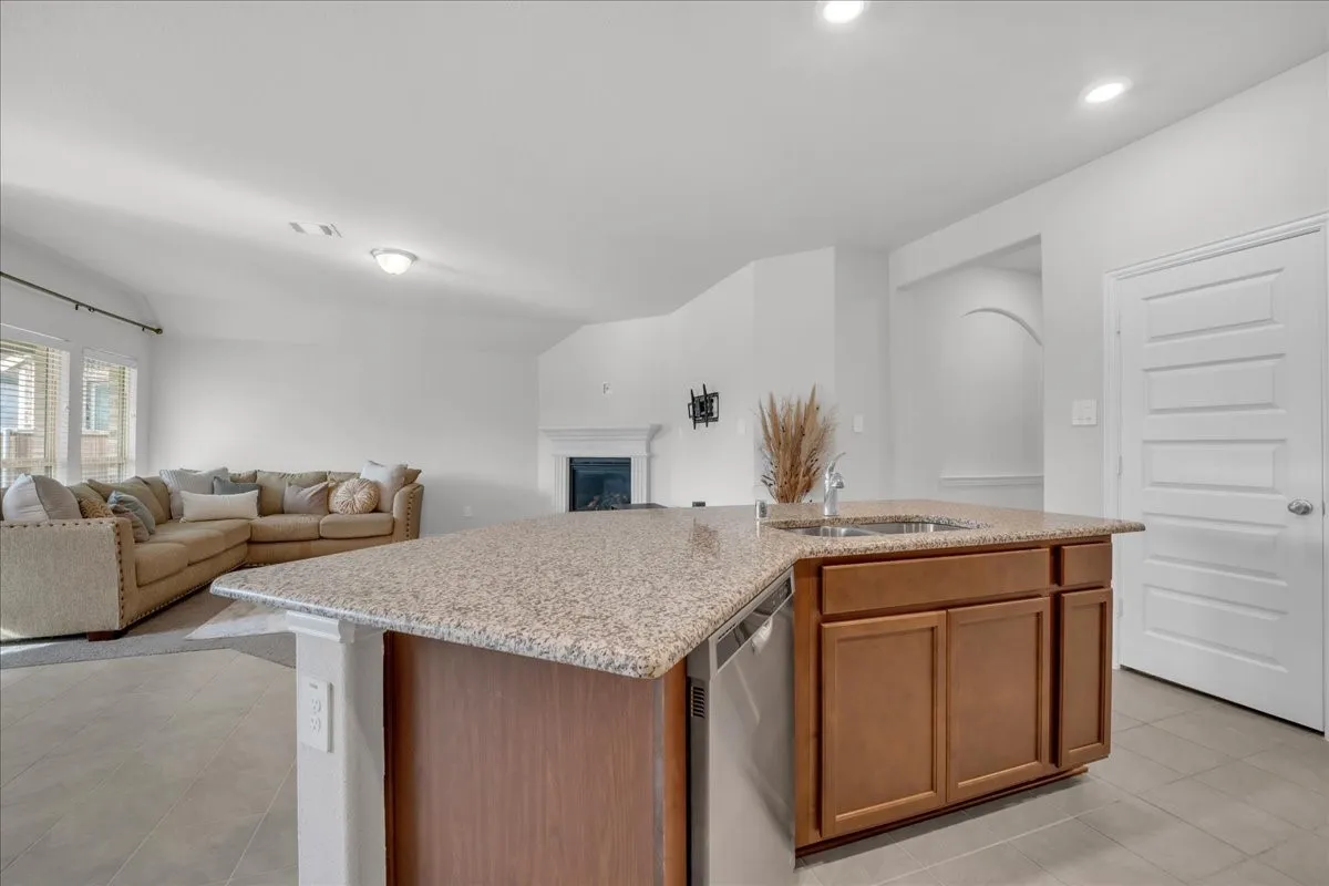 Single Family Residence For Sale in Kaufman County , 1408 Crossford Trail, Forney, Texas 75126, 3 Bedroom, 2 Bathroom, 2 Garage spaces, 1,671 Sqft, built in 2022, mls#21248093, Real Estate Agent in Forney, Homes For Sale in Kaufman county, Homes For Sale in Forney, Realtor in Forney Texas, Real Estate Brokerage Independent Realty Texas, Luminita Cordes Realtor