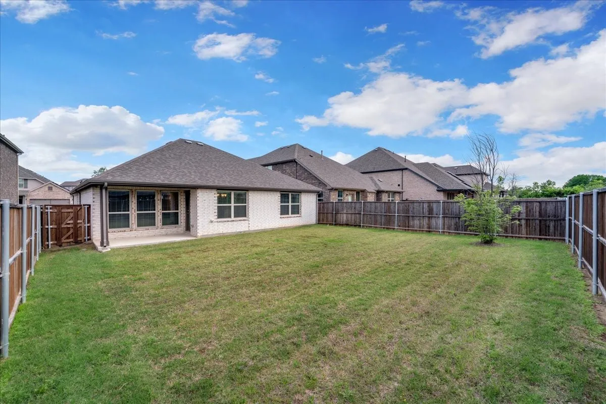 Single Family Residence For Sale in Kaufman County , 1408 Crossford Trail, Forney, Texas 75126, 3 Bedroom, 2 Bathroom, 2 Garage spaces, 1,671 Sqft, built in 2022, mls#21248093, Real Estate Agent in Forney, Homes For Sale in Kaufman county, Homes For Sale in Forney, Realtor in Forney Texas, Real Estate Brokerage Independent Realty Texas, Luminita Cordes Realtor