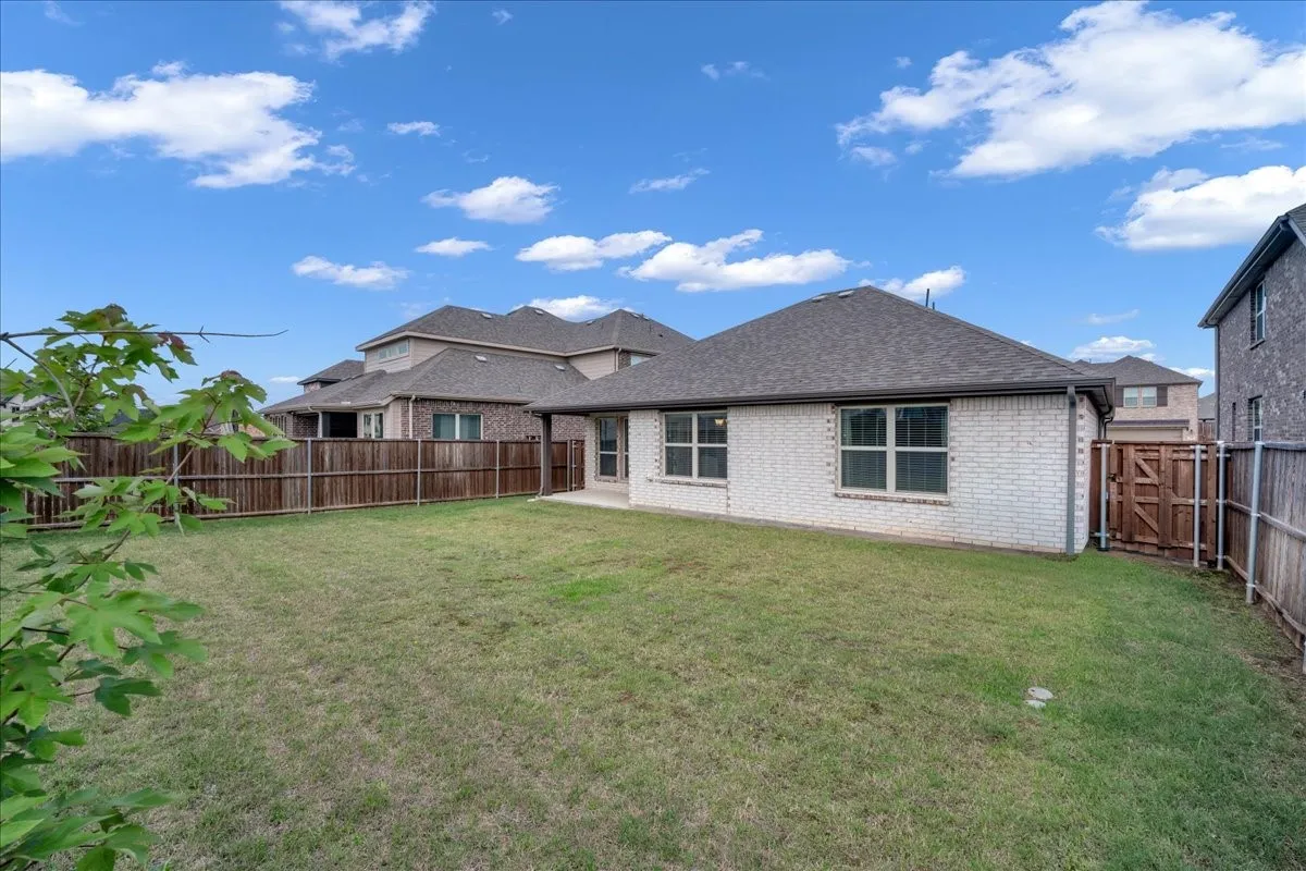 Single Family Residence For Sale in Kaufman County , 1408 Crossford Trail, Forney, Texas 75126, 3 Bedroom, 2 Bathroom, 2 Garage spaces, 1,671 Sqft, built in 2022, mls#21248093, Real Estate Agent in Forney, Homes For Sale in Kaufman county, Homes For Sale in Forney, Realtor in Forney Texas, Real Estate Brokerage Independent Realty Texas, Luminita Cordes Realtor