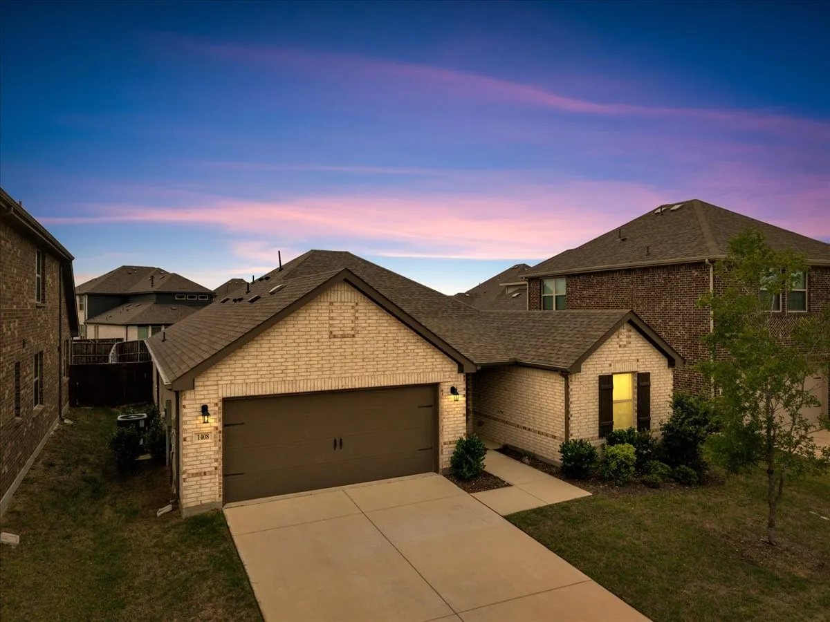 Single Family Residence For Sale in Kaufman County , 1408 Crossford Trail, Forney, Texas 75126, 3 Bedroom, 2 Bathroom, 2 Garage spaces, 1,671 Sqft, built in 2022, mls#21248093, Real Estate Agent in Forney, Homes For Sale in Kaufman county, Homes For Sale in Forney, Realtor in Forney Texas, Real Estate Brokerage Independent Realty Texas, Luminita Cordes Realtor