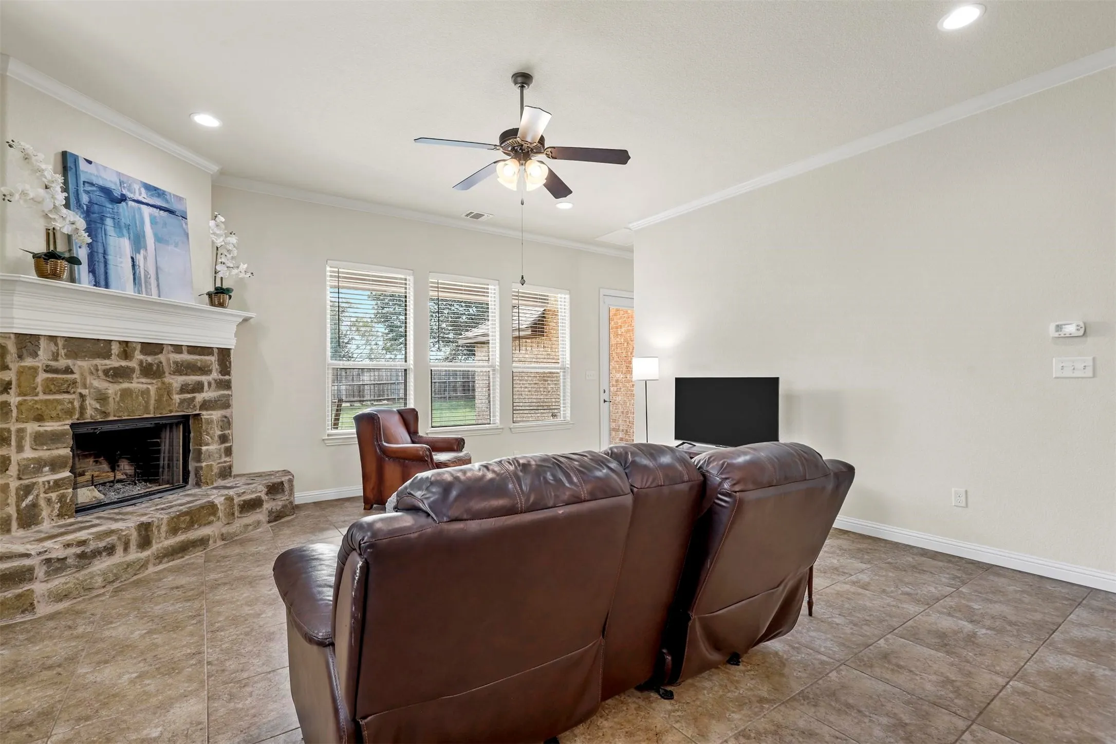Single Family Residence For Sale in Hood County , 210 Donna Circle, Granbury, Texas 76049, 3 Bedrooms, 3 Bathrooms, 2 Garage spaces, 2,045 Sqft, built in 2016, Preowned, Price $325,000, mls#21245297, Real Estate Agent in Granbury, Homes For Sale in Hood county, Homes For Sale in Granbury, Realtor in Granbury Texas, Real Estate Brokerage Independent Realty Texas, Luminita Cordes Realtor