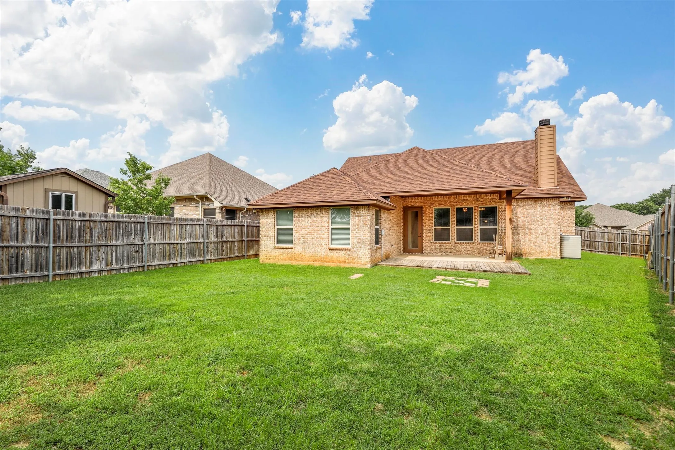 Single Family Residence For Sale in Hood County , 210 Donna Circle, Granbury, Texas 76049, 3 Bedrooms, 3 Bathrooms, 2 Garage spaces, 2,045 Sqft, built in 2016, Preowned, Price $325,000, mls#21245297, Real Estate Agent in Granbury, Homes For Sale in Hood county, Homes For Sale in Granbury, Realtor in Granbury Texas, Real Estate Brokerage Independent Realty Texas, Luminita Cordes Realtor