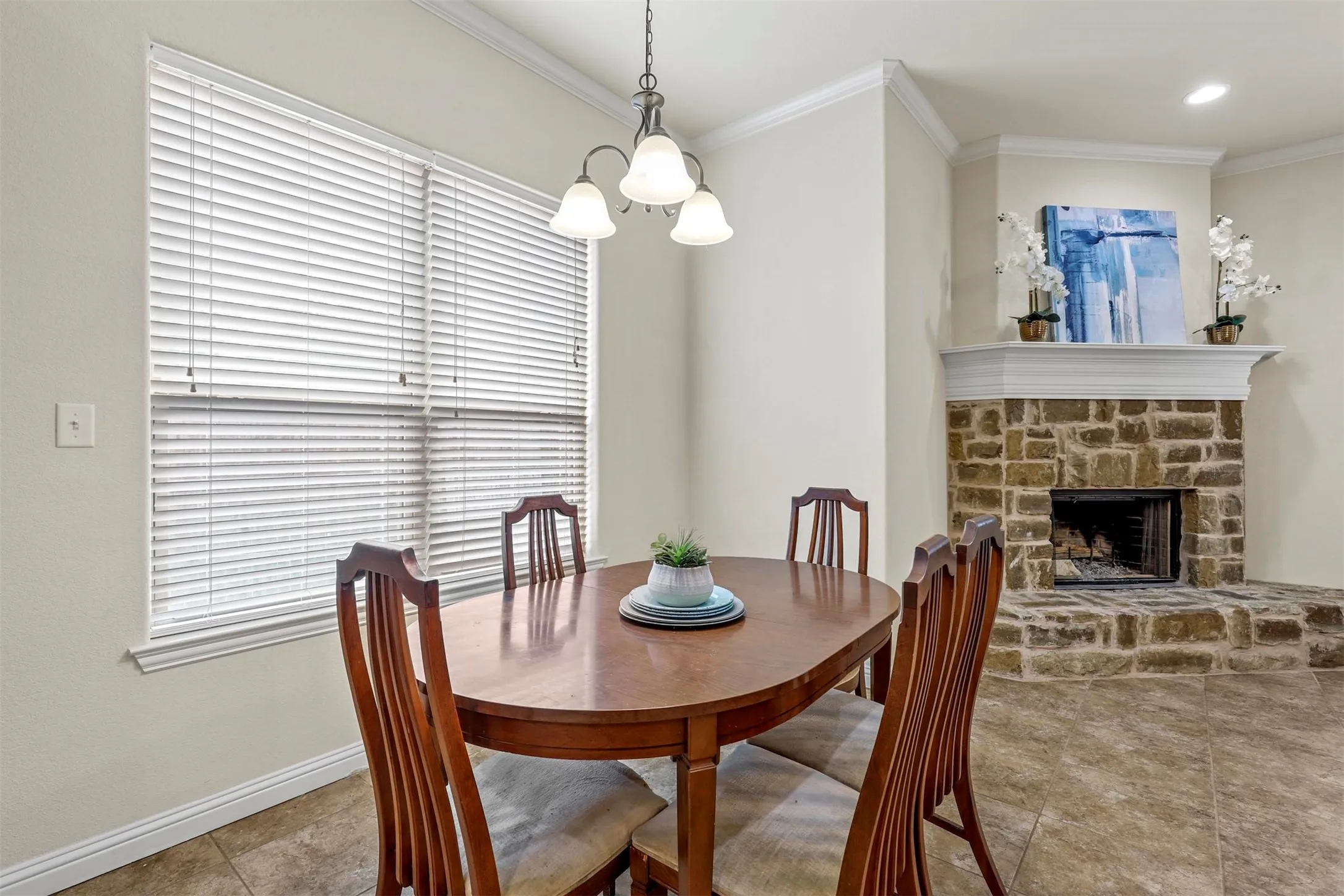 Single Family Residence For Sale in Hood County , 210 Donna Circle, Granbury, Texas 76049, 3 Bedrooms, 3 Bathrooms, 2 Garage spaces, 2,045 Sqft, built in 2016, Preowned, Price $325,000, mls#21245297, Real Estate Agent in Granbury, Homes For Sale in Hood county, Homes For Sale in Granbury, Realtor in Granbury Texas, Real Estate Brokerage Independent Realty Texas, Luminita Cordes Realtor