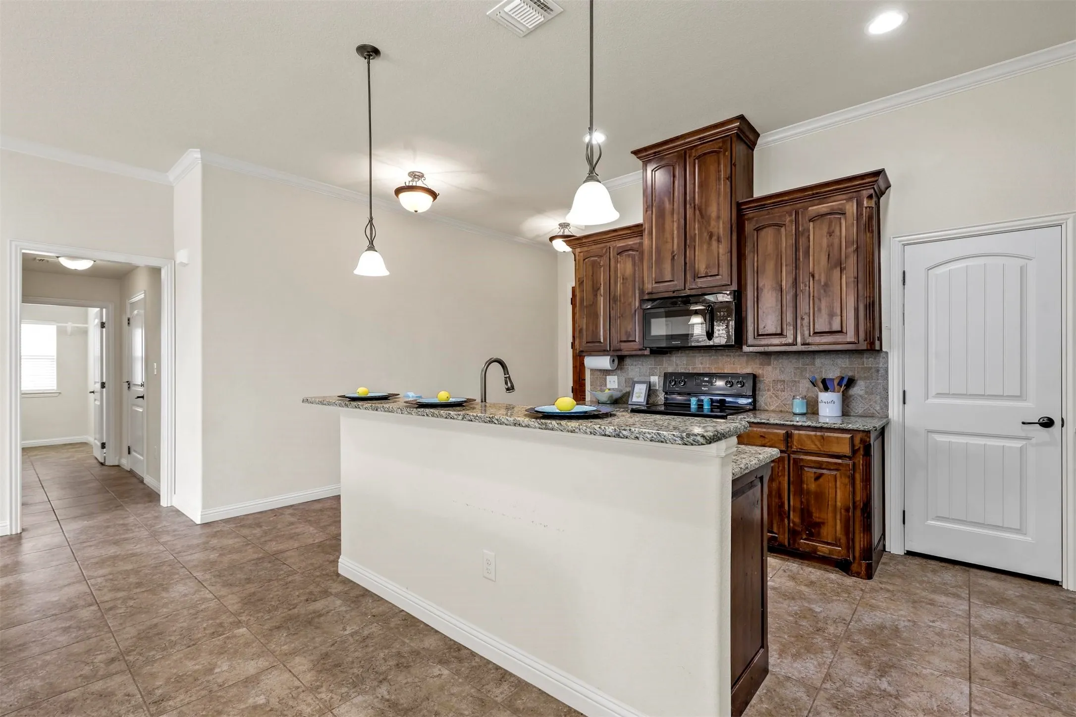 Single Family Residence For Sale in Hood County , 210 Donna Circle, Granbury, Texas 76049, 3 Bedrooms, 3 Bathrooms, 2 Garage spaces, 2,045 Sqft, built in 2016, Preowned, Price $325,000, mls#21245297, Real Estate Agent in Granbury, Homes For Sale in Hood county, Homes For Sale in Granbury, Realtor in Granbury Texas, Real Estate Brokerage Independent Realty Texas, Luminita Cordes Realtor