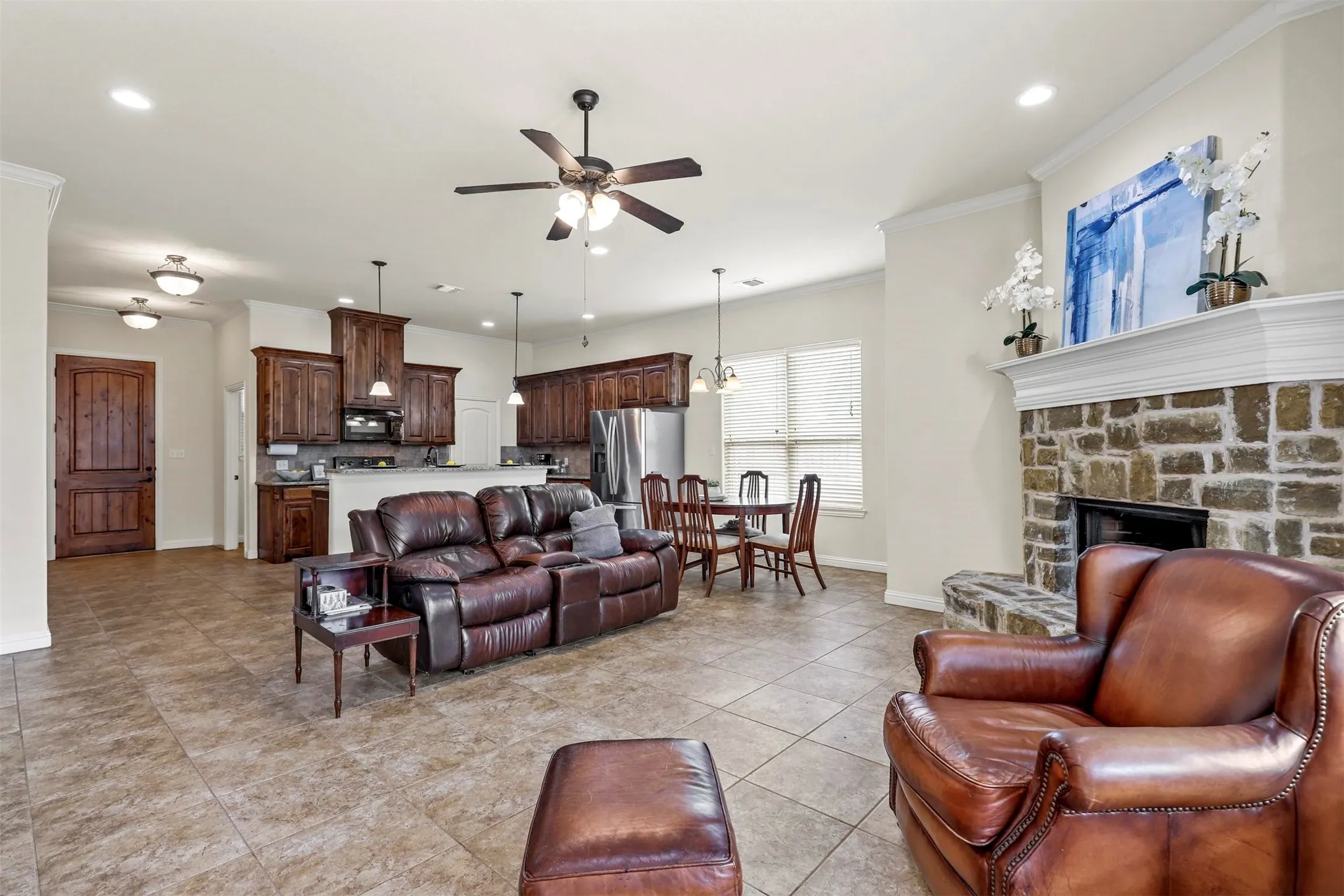 Single Family Residence For Sale in Hood County , 210 Donna Circle, Granbury, Texas 76049, 3 Bedrooms, 3 Bathrooms, 2 Garage spaces, 2,045 Sqft, built in 2016, Preowned, Price $325,000, mls#21245297, Real Estate Agent in Granbury, Homes For Sale in Hood county, Homes For Sale in Granbury, Realtor in Granbury Texas, Real Estate Brokerage Independent Realty Texas, Luminita Cordes Realtor