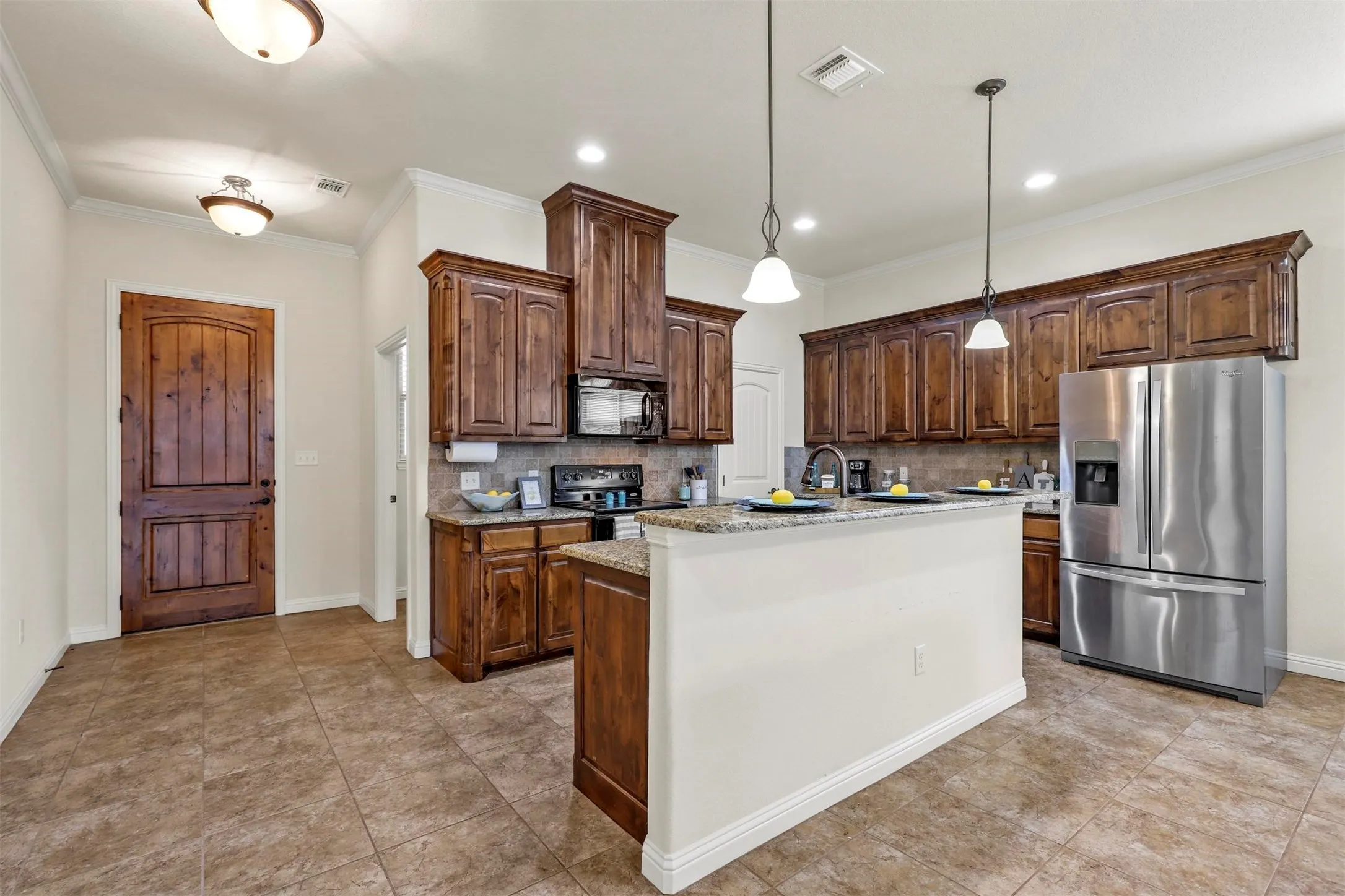 Single Family Residence For Sale in Hood County , 210 Donna Circle, Granbury, Texas 76049, 3 Bedrooms, 3 Bathrooms, 2 Garage spaces, 2,045 Sqft, built in 2016, Preowned, Price $325,000, mls#21245297, Real Estate Agent in Granbury, Homes For Sale in Hood county, Homes For Sale in Granbury, Realtor in Granbury Texas, Real Estate Brokerage Independent Realty Texas, Luminita Cordes Realtor