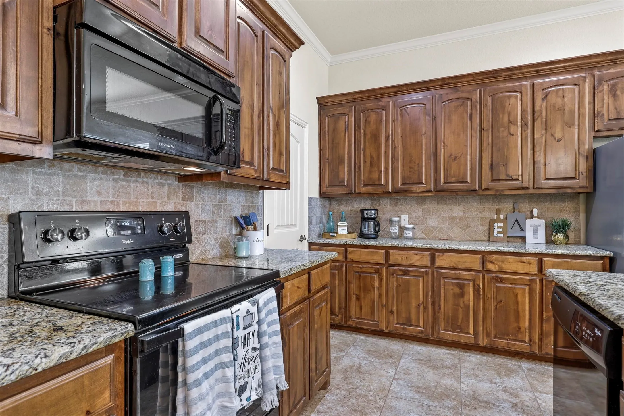 Single Family Residence For Sale in Hood County , 210 Donna Circle, Granbury, Texas 76049, 3 Bedrooms, 3 Bathrooms, 2 Garage spaces, 2,045 Sqft, built in 2016, Preowned, Price $325,000, mls#21245297, Real Estate Agent in Granbury, Homes For Sale in Hood county, Homes For Sale in Granbury, Realtor in Granbury Texas, Real Estate Brokerage Independent Realty Texas, Luminita Cordes Realtor