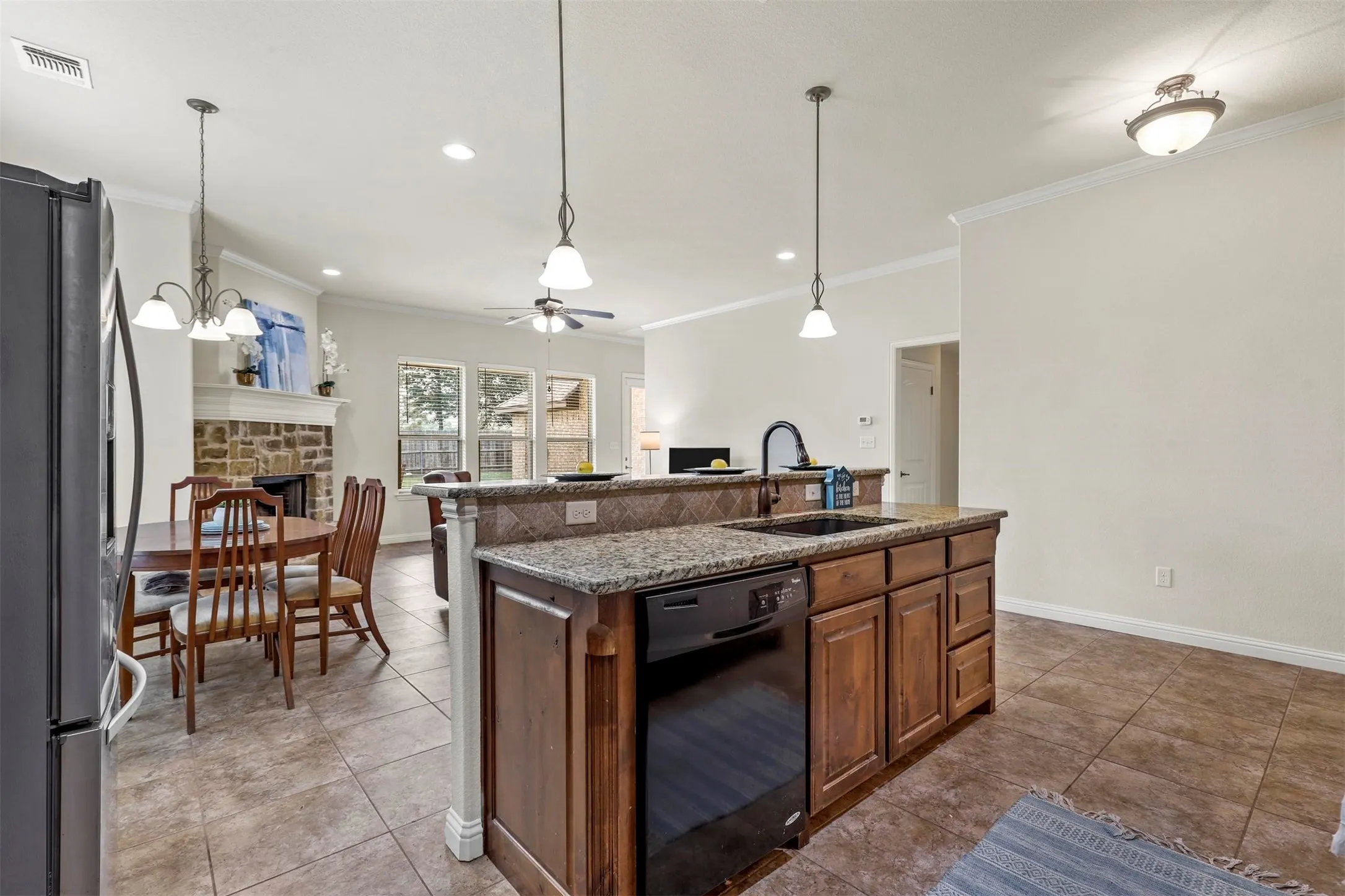 Single Family Residence For Sale in Hood County , 210 Donna Circle, Granbury, Texas 76049, 3 Bedrooms, 3 Bathrooms, 2 Garage spaces, 2,045 Sqft, built in 2016, Preowned, Price $325,000, mls#21245297, Real Estate Agent in Granbury, Homes For Sale in Hood county, Homes For Sale in Granbury, Realtor in Granbury Texas, Real Estate Brokerage Independent Realty Texas, Luminita Cordes Realtor