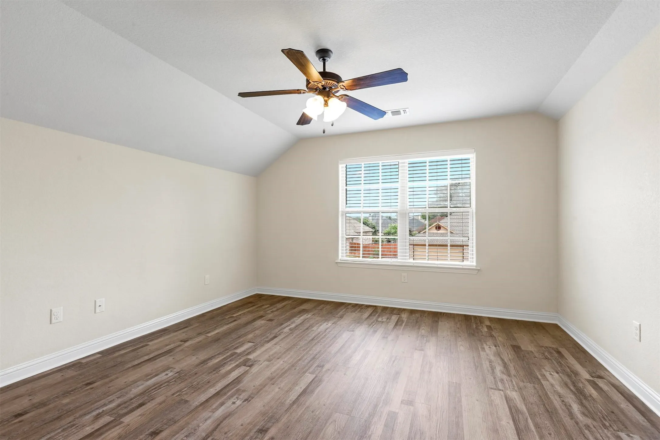 Single Family Residence For Sale in Hood County , 210 Donna Circle, Granbury, Texas 76049, 3 Bedrooms, 3 Bathrooms, 2 Garage spaces, 2,045 Sqft, built in 2016, Preowned, Price $325,000, mls#21245297, Real Estate Agent in Granbury, Homes For Sale in Hood county, Homes For Sale in Granbury, Realtor in Granbury Texas, Real Estate Brokerage Independent Realty Texas, Luminita Cordes Realtor