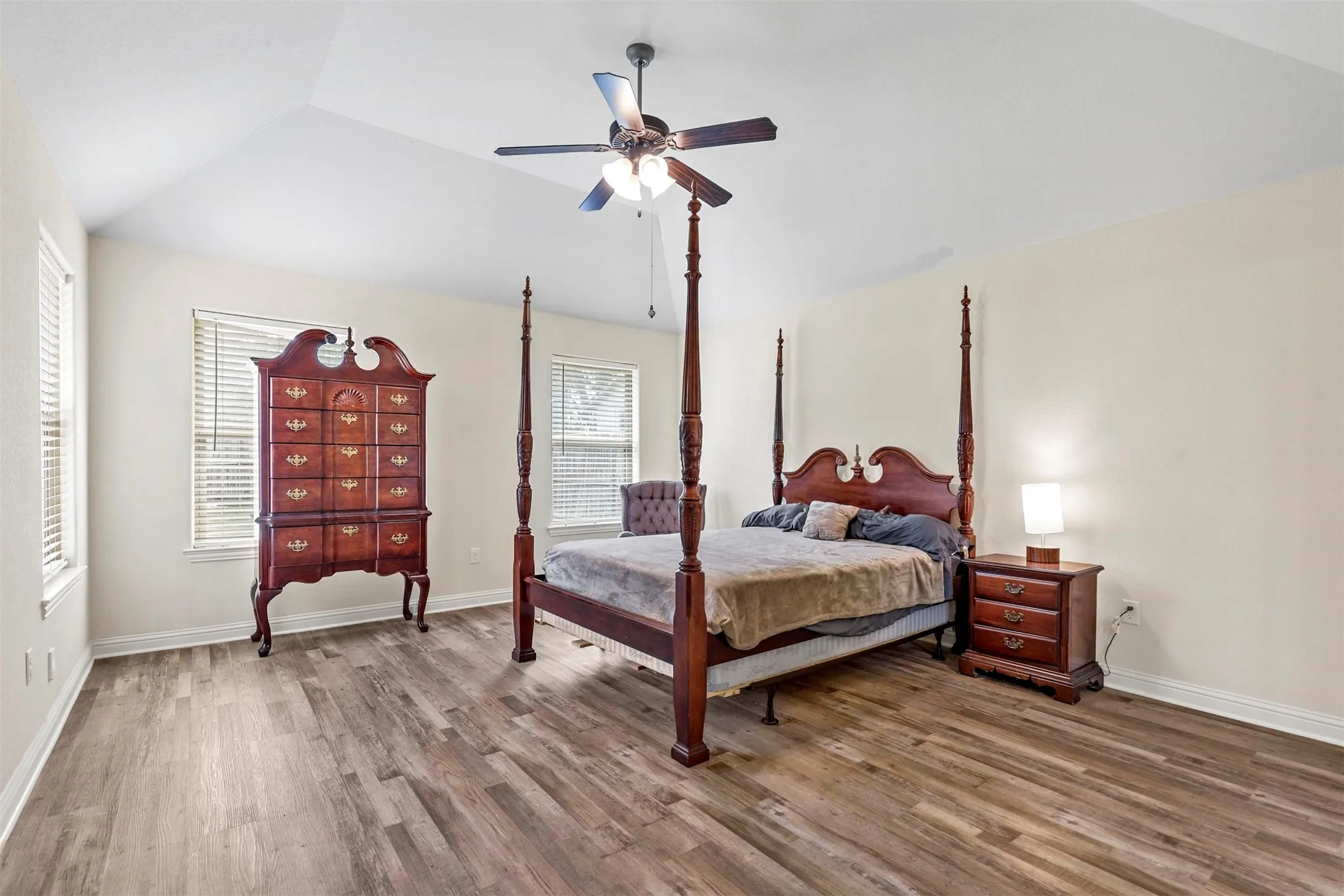 Single Family Residence For Sale in Hood County , 210 Donna Circle, Granbury, Texas 76049, 3 Bedrooms, 3 Bathrooms, 2 Garage spaces, 2,045 Sqft, built in 2016, Preowned, Price $325,000, mls#21245297, Real Estate Agent in Granbury, Homes For Sale in Hood county, Homes For Sale in Granbury, Realtor in Granbury Texas, Real Estate Brokerage Independent Realty Texas, Luminita Cordes Realtor