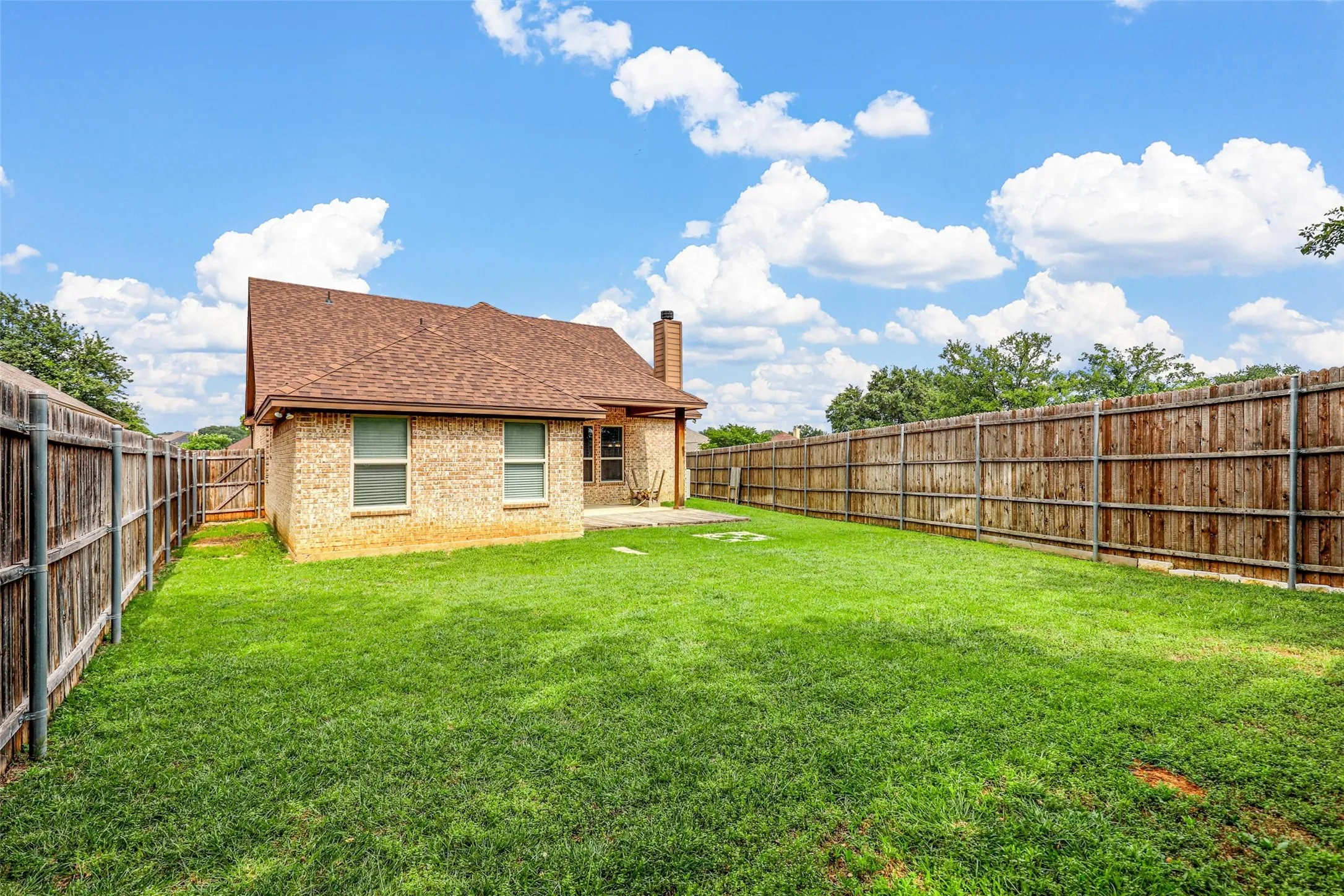 Single Family Residence For Sale in Hood County , 210 Donna Circle, Granbury, Texas 76049, 3 Bedrooms, 3 Bathrooms, 2 Garage spaces, 2,045 Sqft, built in 2016, Preowned, Price $325,000, mls#21245297, Real Estate Agent in Granbury, Homes For Sale in Hood county, Homes For Sale in Granbury, Realtor in Granbury Texas, Real Estate Brokerage Independent Realty Texas, Luminita Cordes Realtor