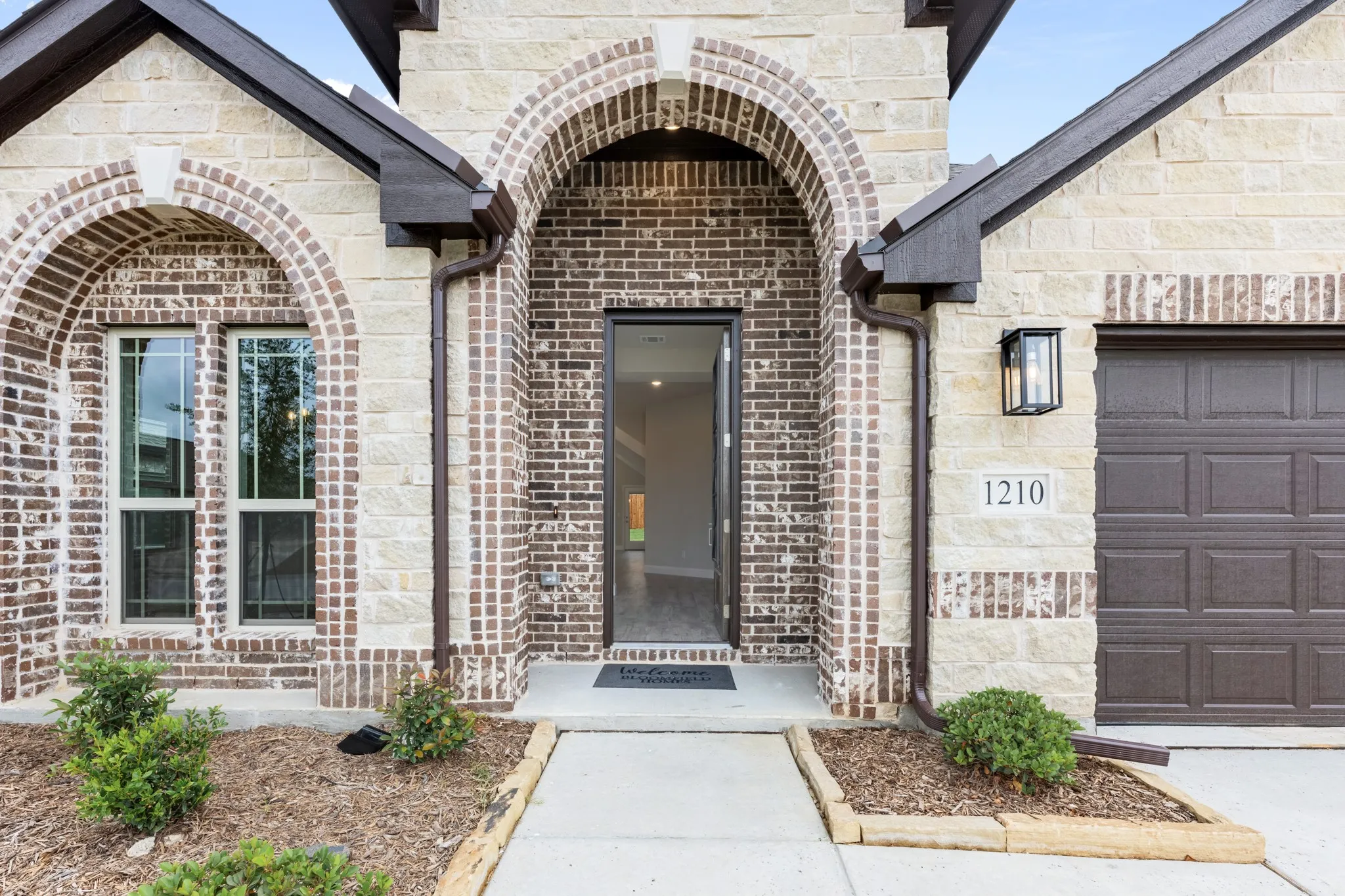 Single Family Residence For Sale in Fannin County , 1210 Anderson Drive, Trenton, Texas 75490, 4 Bedroom, 2 Bathroom, 2 Garage spaces, 2,243 Sqft, built in 2026, New Construction - Complete, mls#21252335, Real Estate Agent in Trenton, Homes For Sale in Fannin county, Homes For Sale in Trenton, Realtor in Trenton Texas, Real Estate Brokerage Independent Realty Texas, Luminita Cordes Realtor