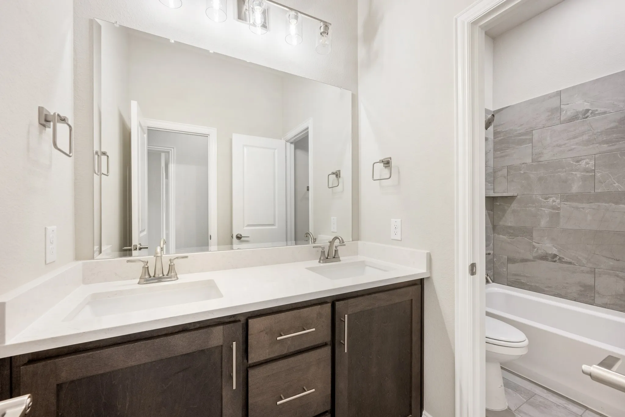 Single Family Residence For Sale in Fannin County , 1210 Anderson Drive, Trenton, Texas 75490, 4 Bedroom, 2 Bathroom, 2 Garage spaces, 2,243 Sqft, built in 2026, New Construction - Complete, mls#21252335, Real Estate Agent in Trenton, Homes For Sale in Fannin county, Homes For Sale in Trenton, Realtor in Trenton Texas, Real Estate Brokerage Independent Realty Texas, Luminita Cordes Realtor