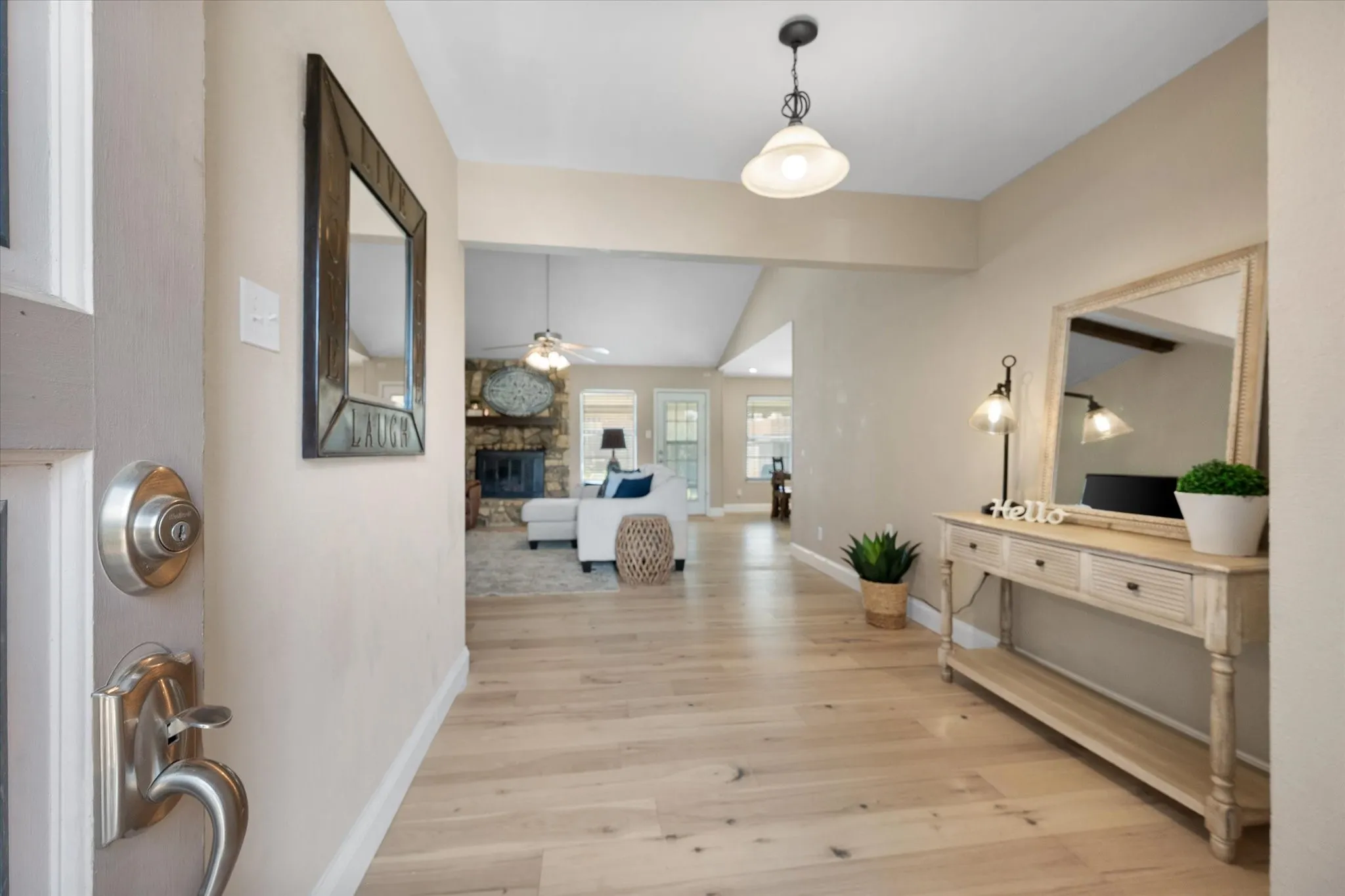 Single Family Residence For Sale in Tarrant County , 212 S Heights Drive, Crowley, Texas 76036, 3 Bedroom, 2 Bathroom, 2 Garage spaces, 1,614 Sqft, built in 1973, Preowned, mls#21251617, Real Estate Agent in Crowley, Homes For Sale in Tarrant county, Homes For Sale in Crowley, Realtor in Crowley Texas, Real Estate Brokerage Independent Realty Texas, Luminita Cordes Realtor