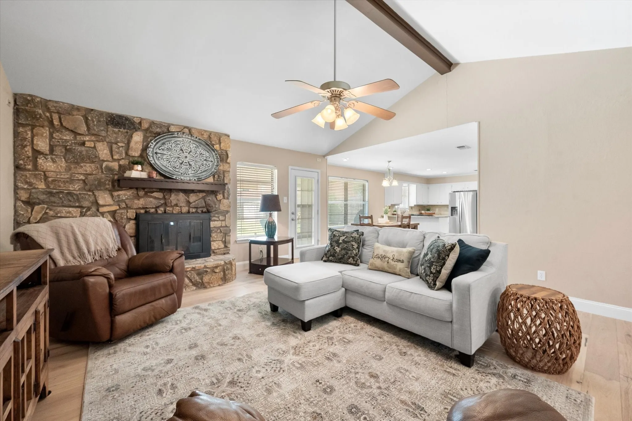 Single Family Residence For Sale in Tarrant County , 212 S Heights Drive, Crowley, Texas 76036, 3 Bedroom, 2 Bathroom, 2 Garage spaces, 1,614 Sqft, built in 1973, Preowned, mls#21251617, Real Estate Agent in Crowley, Homes For Sale in Tarrant county, Homes For Sale in Crowley, Realtor in Crowley Texas, Real Estate Brokerage Independent Realty Texas, Luminita Cordes Realtor
