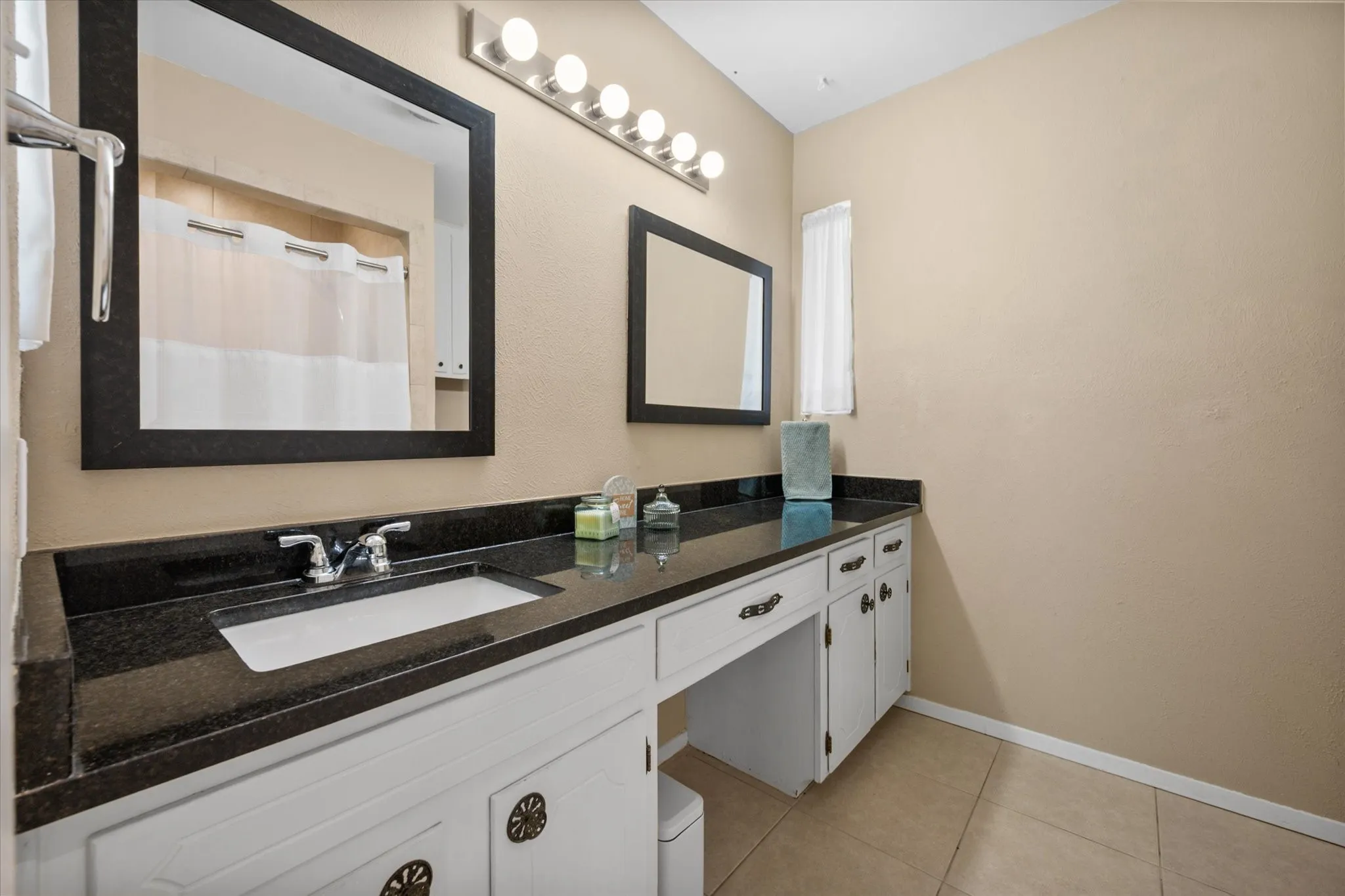 Single Family Residence For Sale in Tarrant County , 212 S Heights Drive, Crowley, Texas 76036, 3 Bedroom, 2 Bathroom, 2 Garage spaces, 1,614 Sqft, built in 1973, Preowned, mls#21251617, Real Estate Agent in Crowley, Homes For Sale in Tarrant county, Homes For Sale in Crowley, Realtor in Crowley Texas, Real Estate Brokerage Independent Realty Texas, Luminita Cordes Realtor