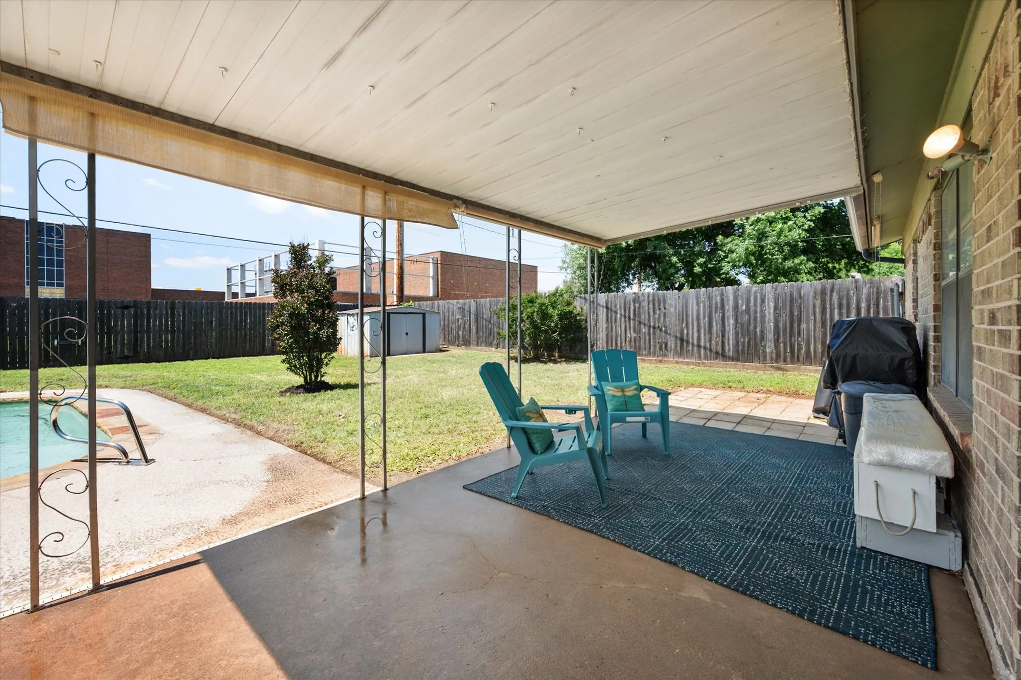 Single Family Residence For Sale in Tarrant County , 212 S Heights Drive, Crowley, Texas 76036, 3 Bedroom, 2 Bathroom, 2 Garage spaces, 1,614 Sqft, built in 1973, Preowned, mls#21251617, Real Estate Agent in Crowley, Homes For Sale in Tarrant county, Homes For Sale in Crowley, Realtor in Crowley Texas, Real Estate Brokerage Independent Realty Texas, Luminita Cordes Realtor