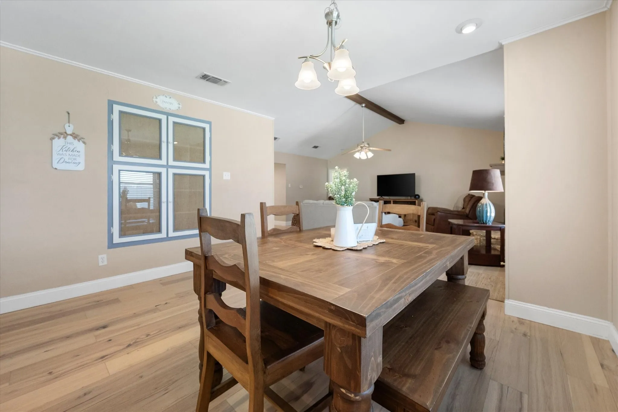 Single Family Residence For Sale in Tarrant County , 212 S Heights Drive, Crowley, Texas 76036, 3 Bedroom, 2 Bathroom, 2 Garage spaces, 1,614 Sqft, built in 1973, Preowned, mls#21251617, Real Estate Agent in Crowley, Homes For Sale in Tarrant county, Homes For Sale in Crowley, Realtor in Crowley Texas, Real Estate Brokerage Independent Realty Texas, Luminita Cordes Realtor