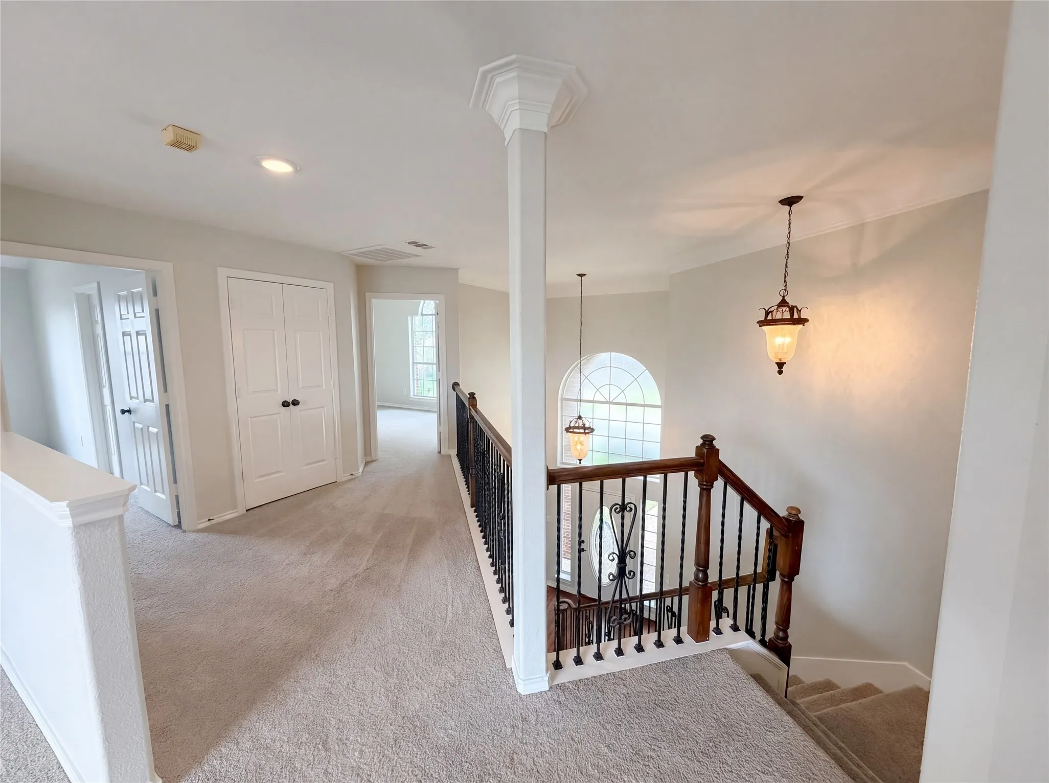 Single Family Residence For Sale in Tarrant County , 1710 Meridian Court, Keller, Texas 76248, 4 Bedroom, 3 Bathroom, 3 Garage spaces, 3,234 Sqft, built in 1998, mls#21251653, Real Estate Agent in Keller, Homes For Sale in Tarrant county, Homes For Sale in Keller, Realtor in Keller Texas, Real Estate Brokerage Independent Realty Texas, Luminita Cordes Realtor