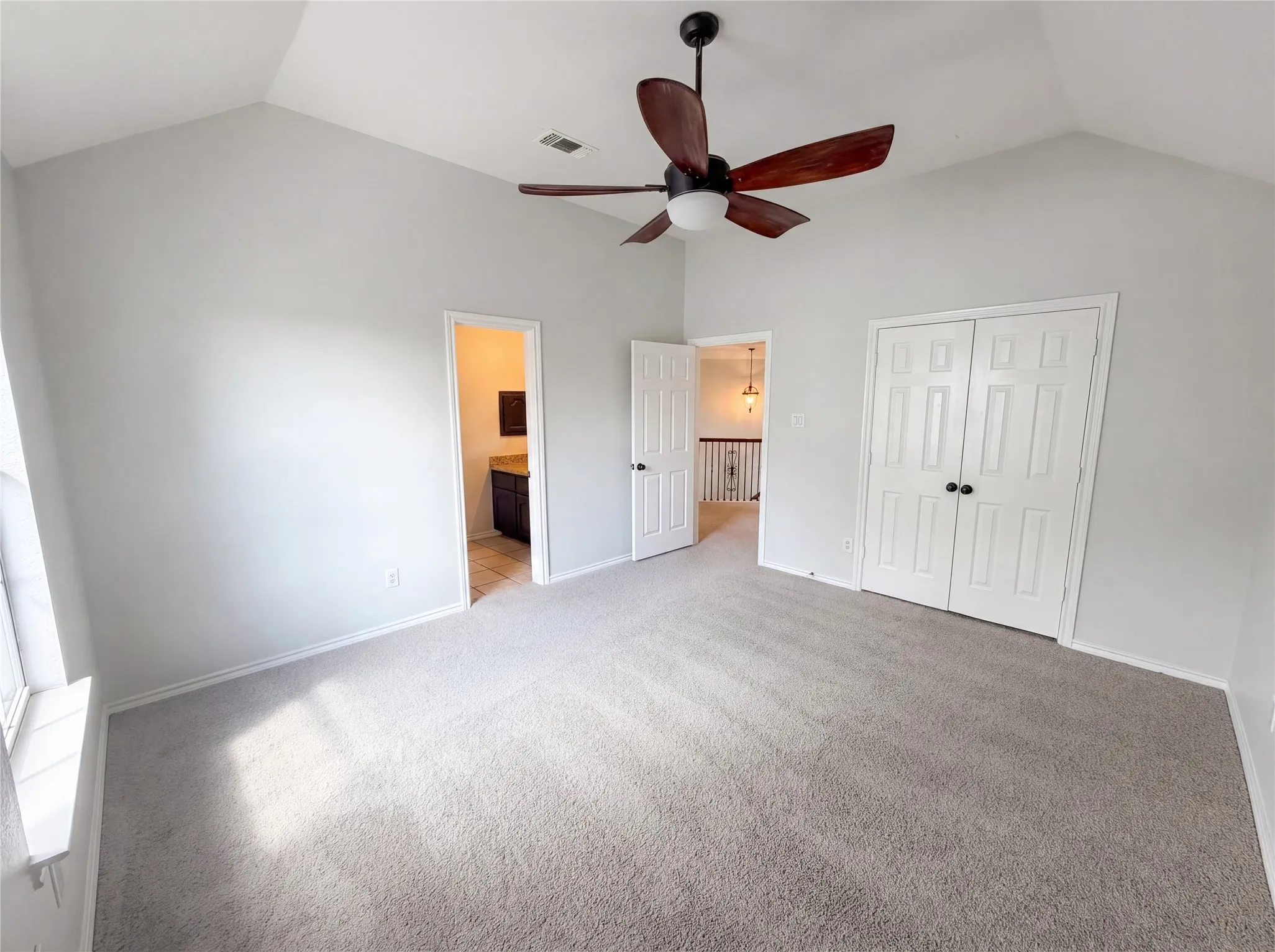 Single Family Residence For Sale in Tarrant County , 1710 Meridian Court, Keller, Texas 76248, 4 Bedroom, 3 Bathroom, 3 Garage spaces, 3,234 Sqft, built in 1998, mls#21251653, Real Estate Agent in Keller, Homes For Sale in Tarrant county, Homes For Sale in Keller, Realtor in Keller Texas, Real Estate Brokerage Independent Realty Texas, Luminita Cordes Realtor