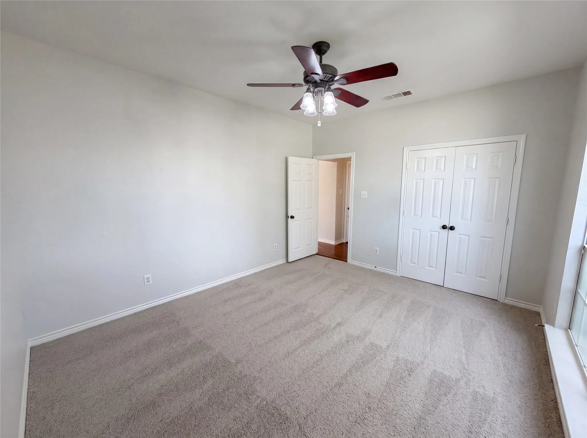 Single Family Residence For Sale in Tarrant County , 1710 Meridian Court, Keller, Texas 76248, 4 Bedroom, 3 Bathroom, 3 Garage spaces, 3,234 Sqft, built in 1998, mls#21251653, Real Estate Agent in Keller, Homes For Sale in Tarrant county, Homes For Sale in Keller, Realtor in Keller Texas, Real Estate Brokerage Independent Realty Texas, Luminita Cordes Realtor