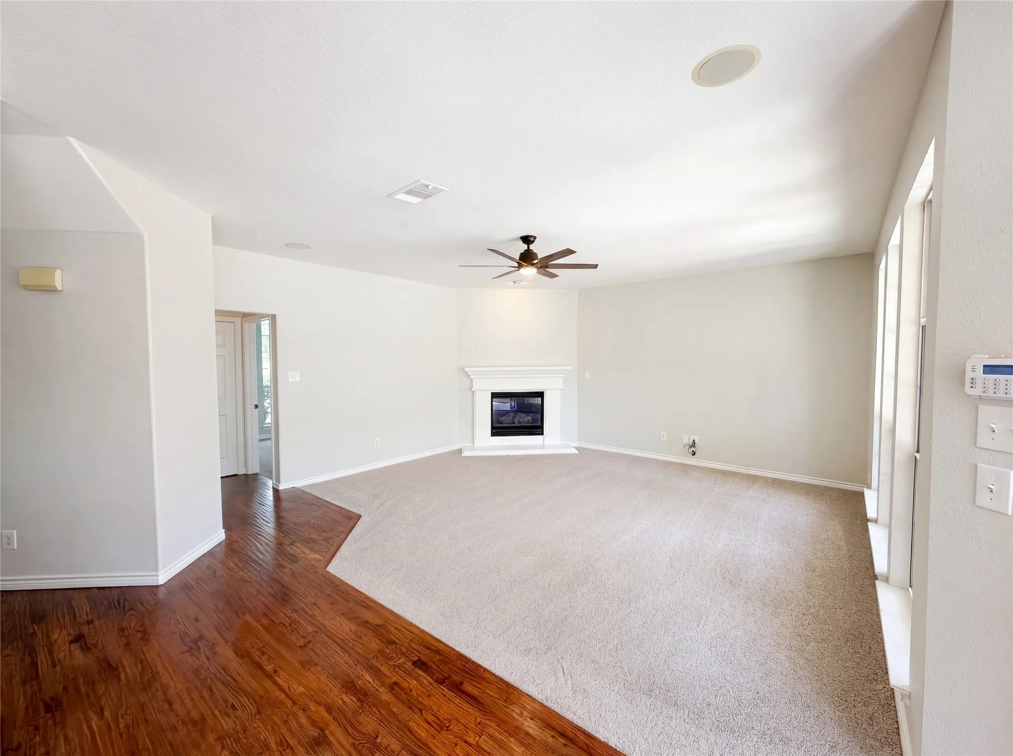 Single Family Residence For Sale in Tarrant County , 1710 Meridian Court, Keller, Texas 76248, 4 Bedroom, 3 Bathroom, 3 Garage spaces, 3,234 Sqft, built in 1998, mls#21251653, Real Estate Agent in Keller, Homes For Sale in Tarrant county, Homes For Sale in Keller, Realtor in Keller Texas, Real Estate Brokerage Independent Realty Texas, Luminita Cordes Realtor