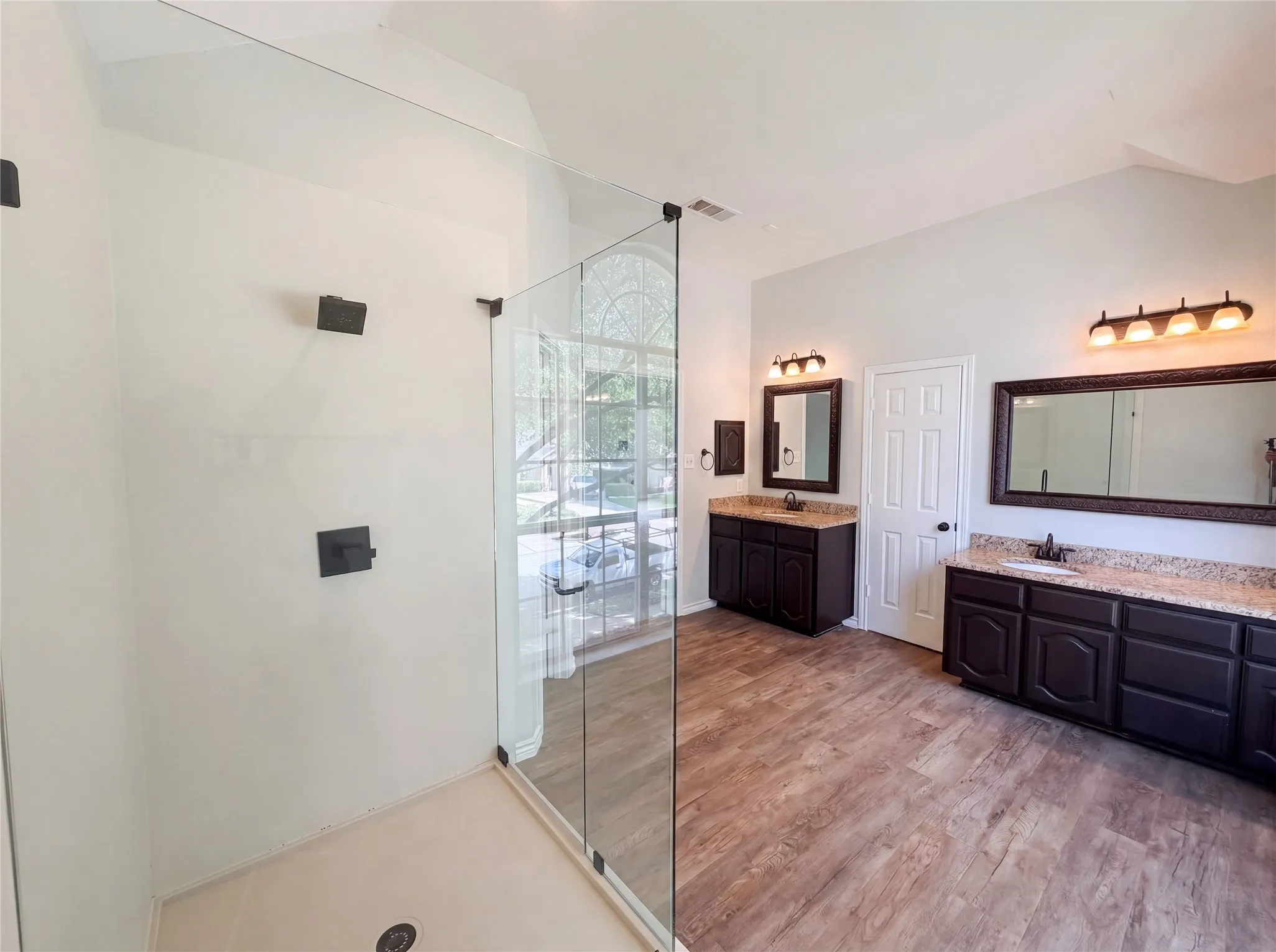 Single Family Residence For Sale in Tarrant County , 1710 Meridian Court, Keller, Texas 76248, 4 Bedroom, 3 Bathroom, 3 Garage spaces, 3,234 Sqft, built in 1998, mls#21251653, Real Estate Agent in Keller, Homes For Sale in Tarrant county, Homes For Sale in Keller, Realtor in Keller Texas, Real Estate Brokerage Independent Realty Texas, Luminita Cordes Realtor