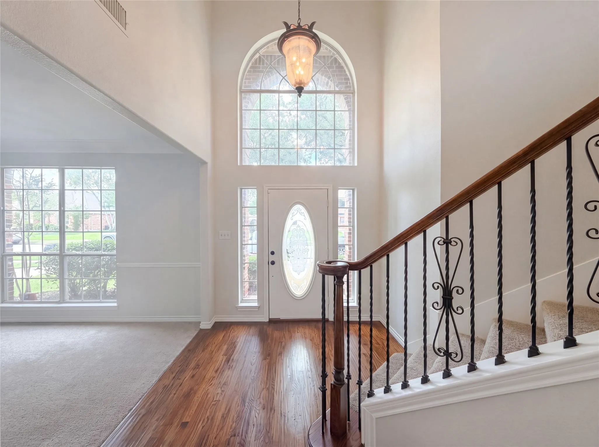 Single Family Residence For Sale in Tarrant County , 1710 Meridian Court, Keller, Texas 76248, 4 Bedroom, 3 Bathroom, 3 Garage spaces, 3,234 Sqft, built in 1998, mls#21251653, Real Estate Agent in Keller, Homes For Sale in Tarrant county, Homes For Sale in Keller, Realtor in Keller Texas, Real Estate Brokerage Independent Realty Texas, Luminita Cordes Realtor