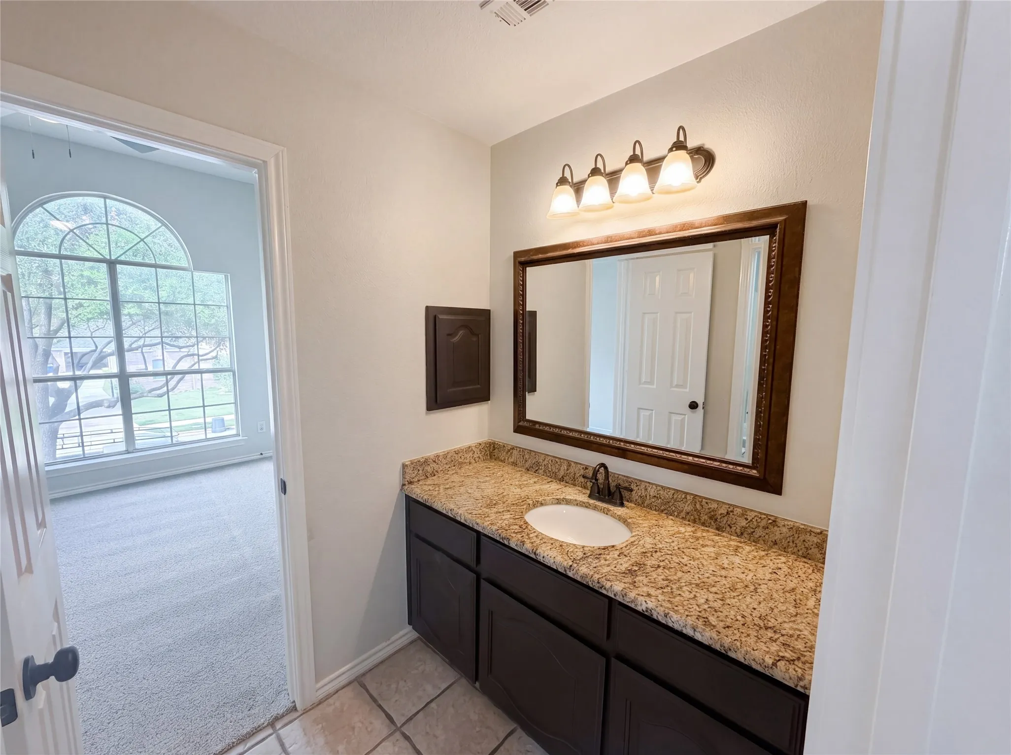 Single Family Residence For Sale in Tarrant County , 1710 Meridian Court, Keller, Texas 76248, 4 Bedroom, 3 Bathroom, 3 Garage spaces, 3,234 Sqft, built in 1998, mls#21251653, Real Estate Agent in Keller, Homes For Sale in Tarrant county, Homes For Sale in Keller, Realtor in Keller Texas, Real Estate Brokerage Independent Realty Texas, Luminita Cordes Realtor