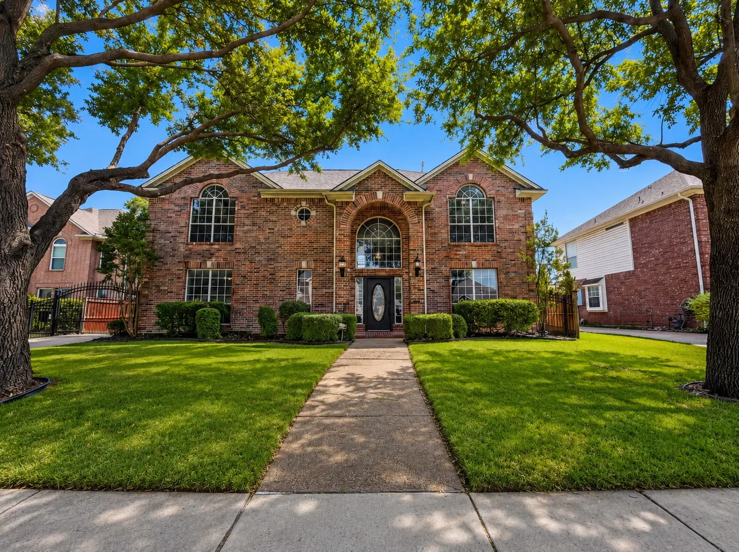 Single Family Residence For Sale in Tarrant County , 1710 Meridian Court, Keller, Texas 76248, 4 Bedroom, 3 Bathroom, 3 Garage spaces, 3,234 Sqft, built in 1998, mls#21251653, Real Estate Agent in Keller, Homes For Sale in Tarrant county, Homes For Sale in Keller, Realtor in Keller Texas, Real Estate Brokerage Independent Realty Texas, Luminita Cordes Realtor
