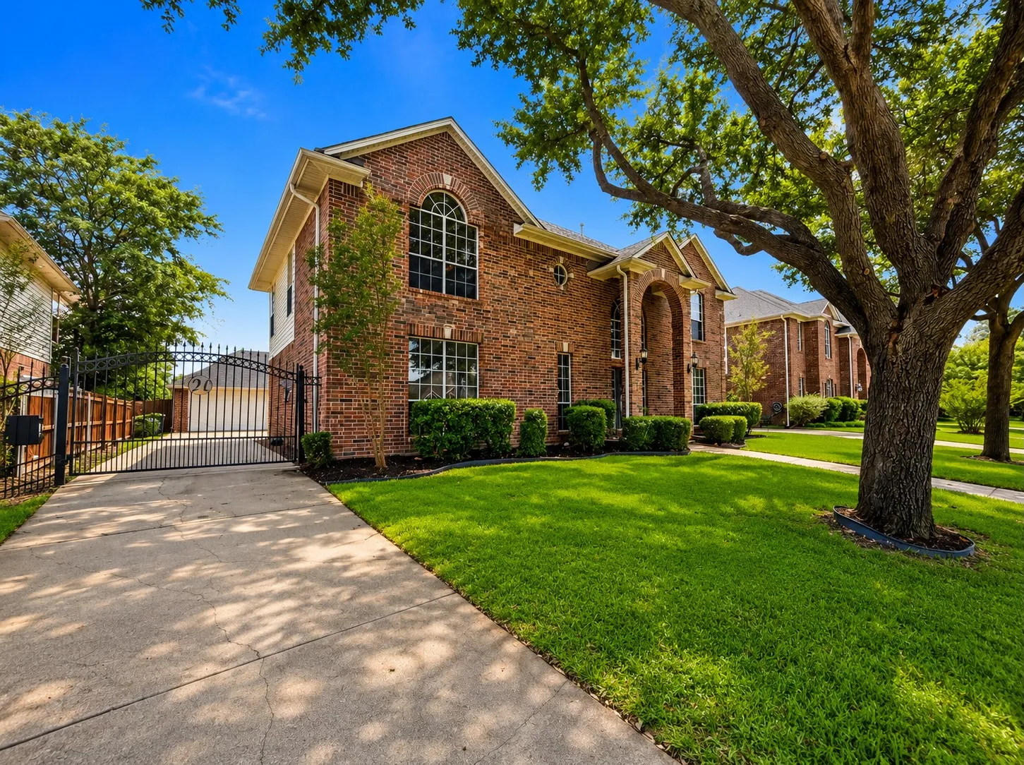 Single Family Residence For Sale in Tarrant County , 1710 Meridian Court, Keller, Texas 76248, 4 Bedroom, 3 Bathroom, 3 Garage spaces, 3,234 Sqft, built in 1998, mls#21251653, Real Estate Agent in Keller, Homes For Sale in Tarrant county, Homes For Sale in Keller, Realtor in Keller Texas, Real Estate Brokerage Independent Realty Texas, Luminita Cordes Realtor