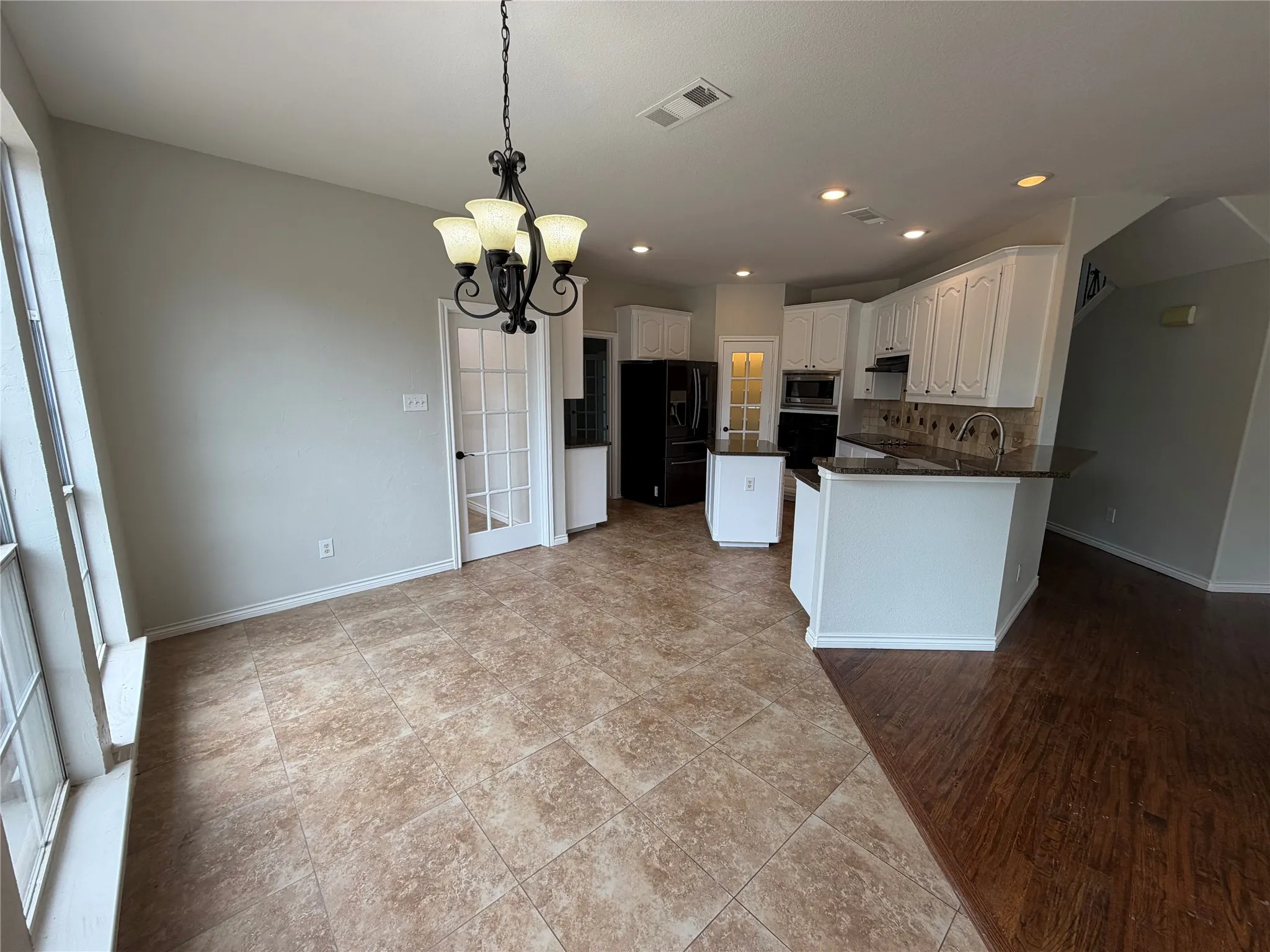 Single Family Residence For Sale in Tarrant County , 1710 Meridian Court, Keller, Texas 76248, 4 Bedroom, 3 Bathroom, 3 Garage spaces, 3,234 Sqft, built in 1998, mls#21251653, Real Estate Agent in Keller, Homes For Sale in Tarrant county, Homes For Sale in Keller, Realtor in Keller Texas, Real Estate Brokerage Independent Realty Texas, Luminita Cordes Realtor
