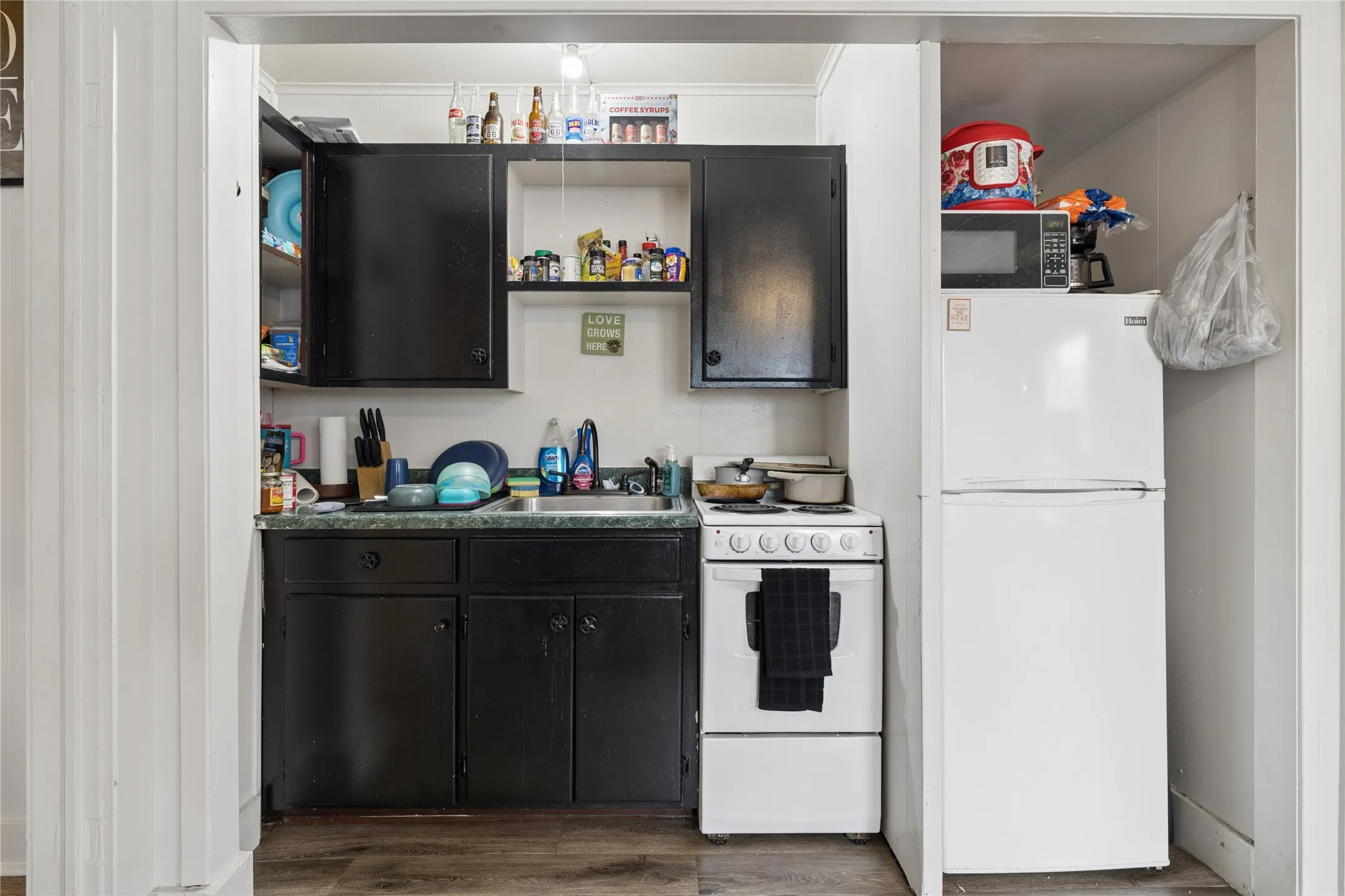 Quadruplex For Sale in Gregg County , 1010 Maple Street, Kilgore, Texas 75622, 1 Bedroom, 1 Bathroom, Garage spaces, 0 Sqft, built in 1938, Preowned, mls#21252305, Real Estate Agent in Kilgore, Homes For Sale in Gregg county, Homes For Sale in Kilgore, Realtor in Kilgore Texas, Real Estate Brokerage Independent Realty Texas, Luminita Cordes Realtor