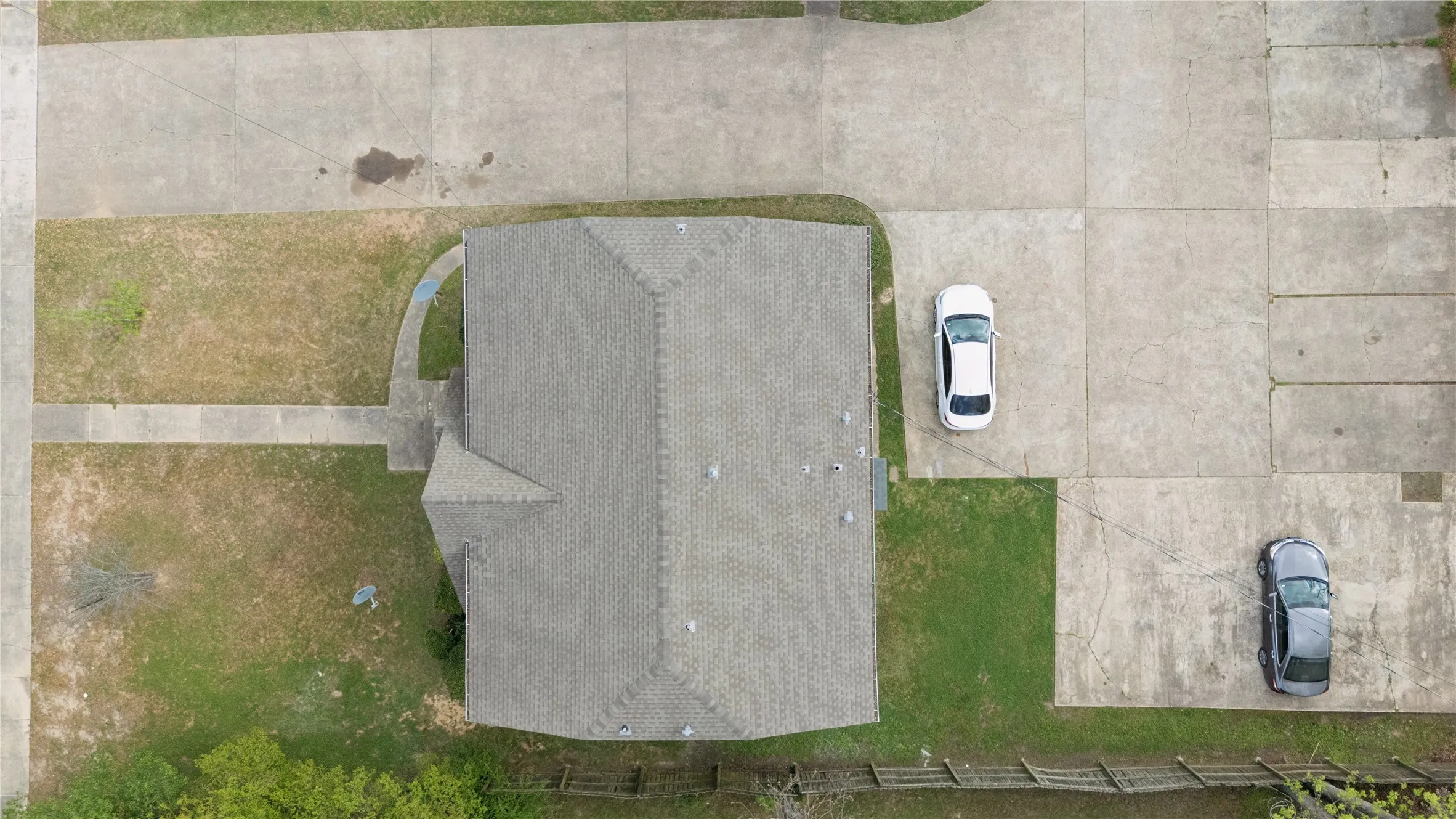 Quadruplex For Sale in Gregg County , 1010 Maple Street, Kilgore, Texas 75622, 1 Bedroom, 1 Bathroom, Garage spaces, 0 Sqft, built in 1938, Preowned, mls#21252305, Real Estate Agent in Kilgore, Homes For Sale in Gregg county, Homes For Sale in Kilgore, Realtor in Kilgore Texas, Real Estate Brokerage Independent Realty Texas, Luminita Cordes Realtor