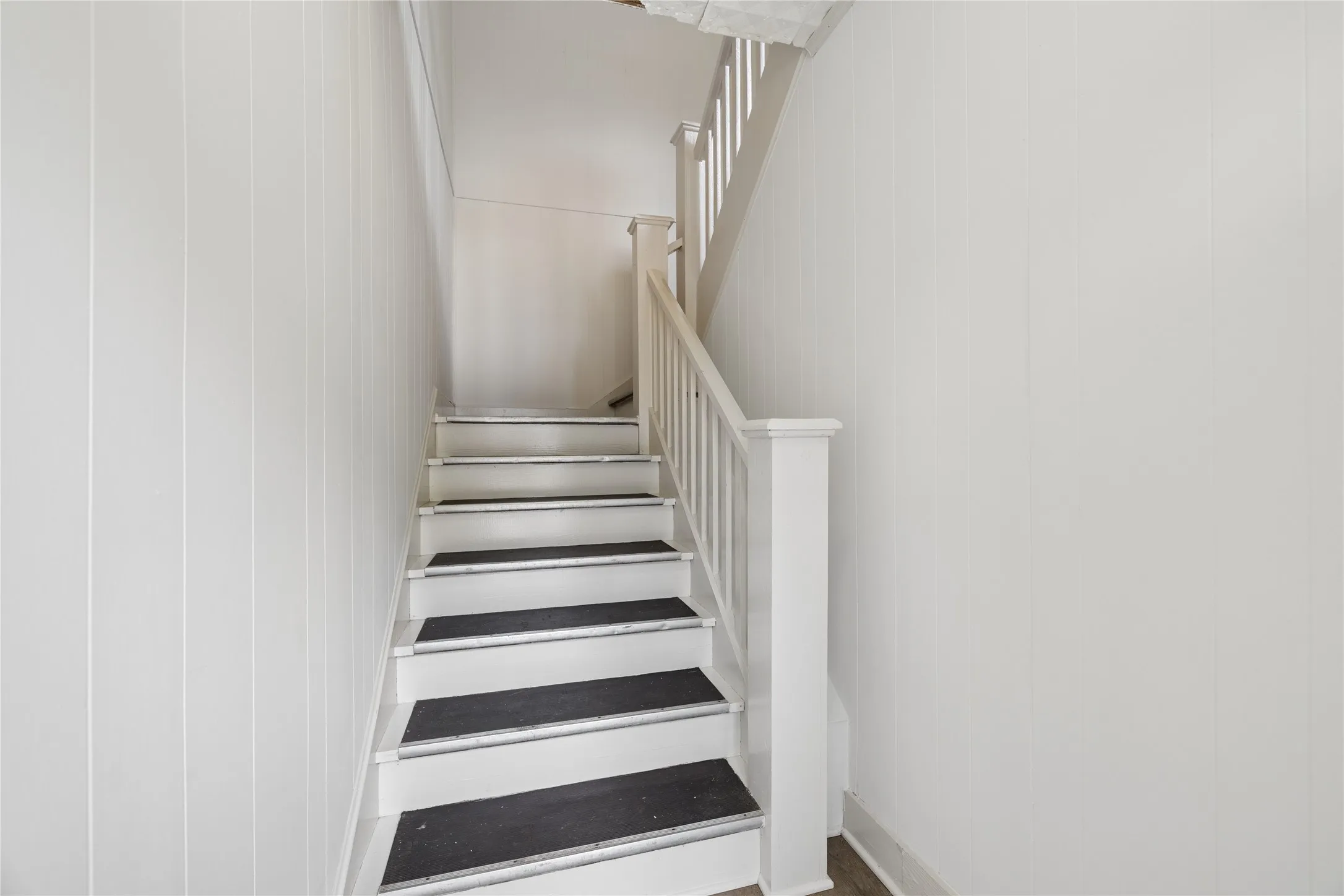 Quadruplex For Sale in Gregg County , 1010 Maple Street, Kilgore, Texas 75622, 1 Bedroom, 1 Bathroom, Garage spaces, 0 Sqft, built in 1938, Preowned, mls#21252305, Real Estate Agent in Kilgore, Homes For Sale in Gregg county, Homes For Sale in Kilgore, Realtor in Kilgore Texas, Real Estate Brokerage Independent Realty Texas, Luminita Cordes Realtor