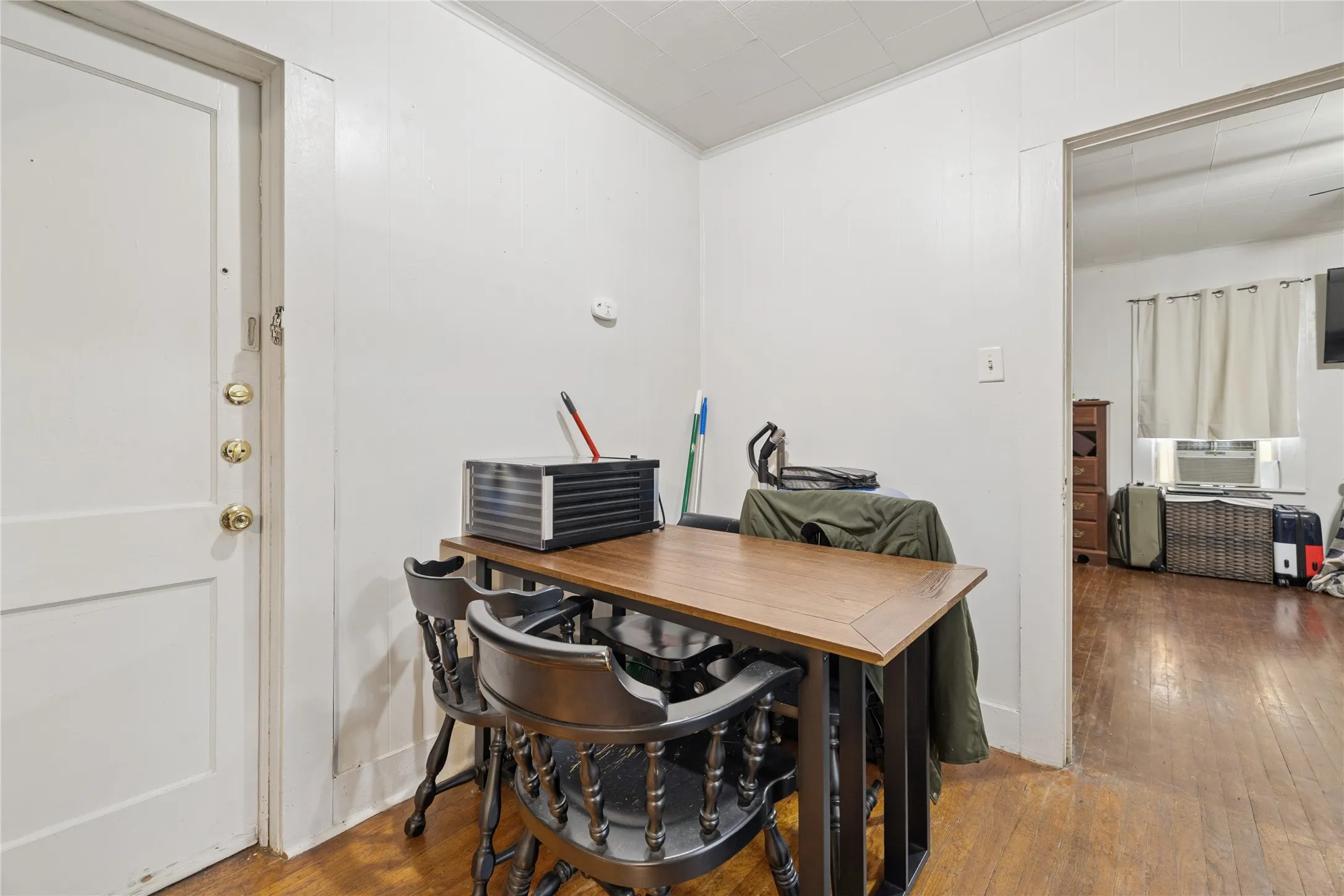 Quadruplex For Sale in Gregg County , 1010 Maple Street, Kilgore, Texas 75622, 1 Bedroom, 1 Bathroom, Garage spaces, 0 Sqft, built in 1938, Preowned, mls#21252305, Real Estate Agent in Kilgore, Homes For Sale in Gregg county, Homes For Sale in Kilgore, Realtor in Kilgore Texas, Real Estate Brokerage Independent Realty Texas, Luminita Cordes Realtor