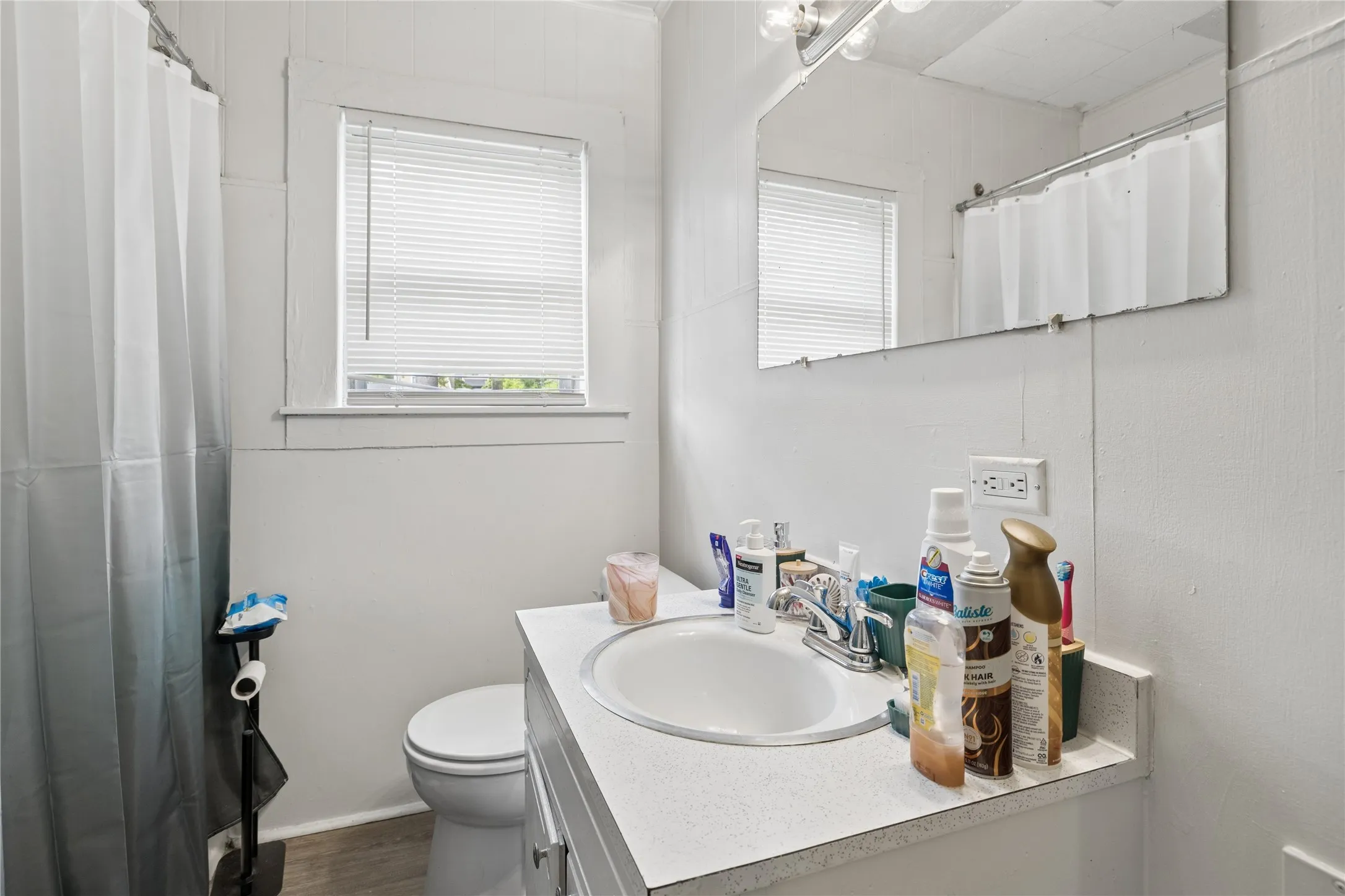 Quadruplex For Sale in Gregg County , 1010 Maple Street, Kilgore, Texas 75622, 1 Bedroom, 1 Bathroom, Garage spaces, 0 Sqft, built in 1938, Preowned, mls#21252305, Real Estate Agent in Kilgore, Homes For Sale in Gregg county, Homes For Sale in Kilgore, Realtor in Kilgore Texas, Real Estate Brokerage Independent Realty Texas, Luminita Cordes Realtor