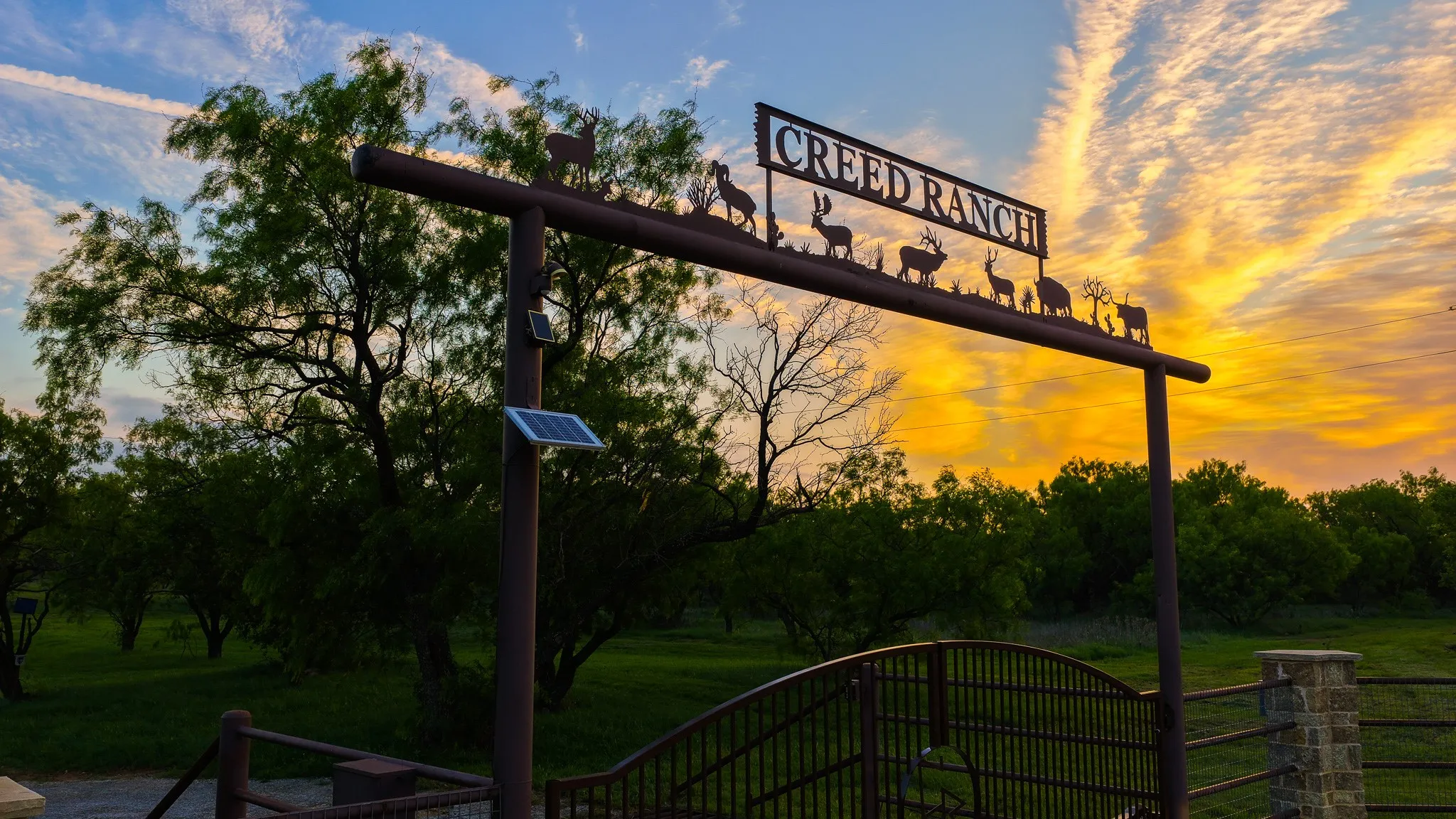 Farm For Sale in Young County , 10000 Fm 209, Graham, Texas 76450, 5 Bedroom, 4 Bathroom, 2 Garage spaces, 7,970 Sqft, built in 2022, Preowned, mls#21251893, Real Estate Agent in Graham, Homes For Sale in Young county, Homes For Sale in Graham, Realtor in Graham Texas, Real Estate Brokerage Independent Realty Texas, Luminita Cordes Realtor