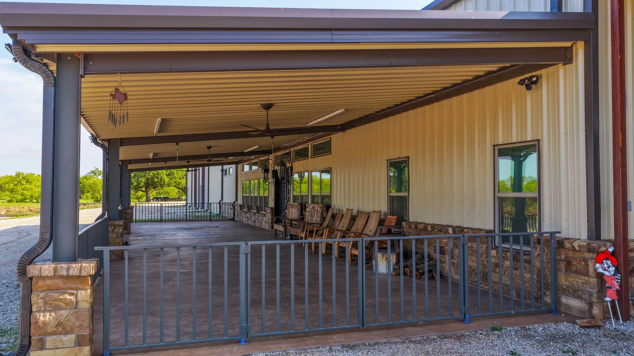 Farm For Sale in Young County , 10000 Fm 209, Graham, Texas 76450, 5 Bedroom, 4 Bathroom, 2 Garage spaces, 7,970 Sqft, built in 2022, Preowned, mls#21251893, Real Estate Agent in Graham, Homes For Sale in Young county, Homes For Sale in Graham, Realtor in Graham Texas, Real Estate Brokerage Independent Realty Texas, Luminita Cordes Realtor
