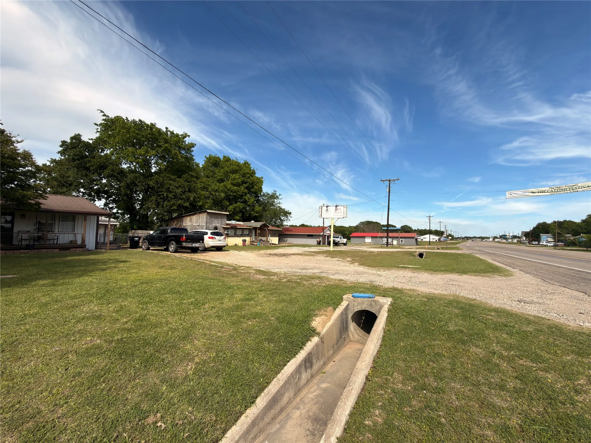 Office For Sale in Hunt County , 1116 E State Hwy 276, West Tawakoni, Texas 75474, 0, 0, Garage spaces, 0 Sqft, built in 1980, Preowned, Price $139,000, mls#21252361, Real Estate Agent in West Tawakoni, Homes For Sale in Hunt county, Homes For Sale in West Tawakoni, Realtor in West Tawakoni Texas, Real Estate Brokerage Independent Realty Texas, Luminita Cordes Realtor