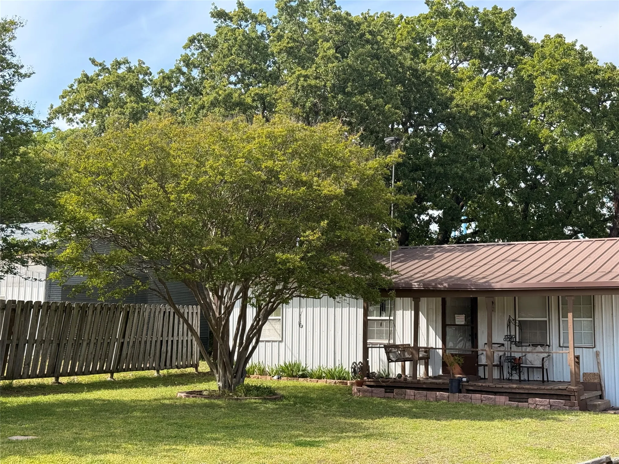 Office For Sale in Hunt County , 1116 E State Hwy 276, West Tawakoni, Texas 75474, 0, 0, Garage spaces, 0 Sqft, built in 1980, Preowned, Price $139,000, mls#21252361, Real Estate Agent in West Tawakoni, Homes For Sale in Hunt county, Homes For Sale in West Tawakoni, Realtor in West Tawakoni Texas, Real Estate Brokerage Independent Realty Texas, Luminita Cordes Realtor