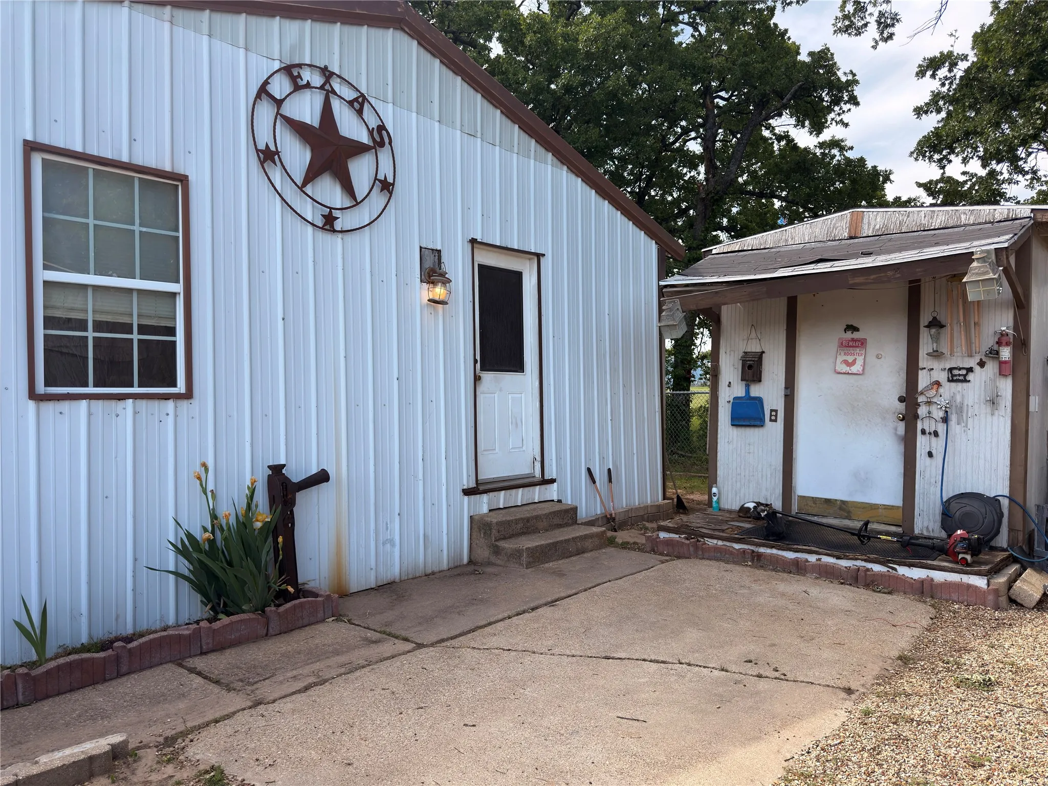 Office For Sale in Hunt County , 1116 E State Hwy 276, West Tawakoni, Texas 75474, 0, 0, Garage spaces, 0 Sqft, built in 1980, Preowned, Price $139,000, mls#21252361, Real Estate Agent in West Tawakoni, Homes For Sale in Hunt county, Homes For Sale in West Tawakoni, Realtor in West Tawakoni Texas, Real Estate Brokerage Independent Realty Texas, Luminita Cordes Realtor