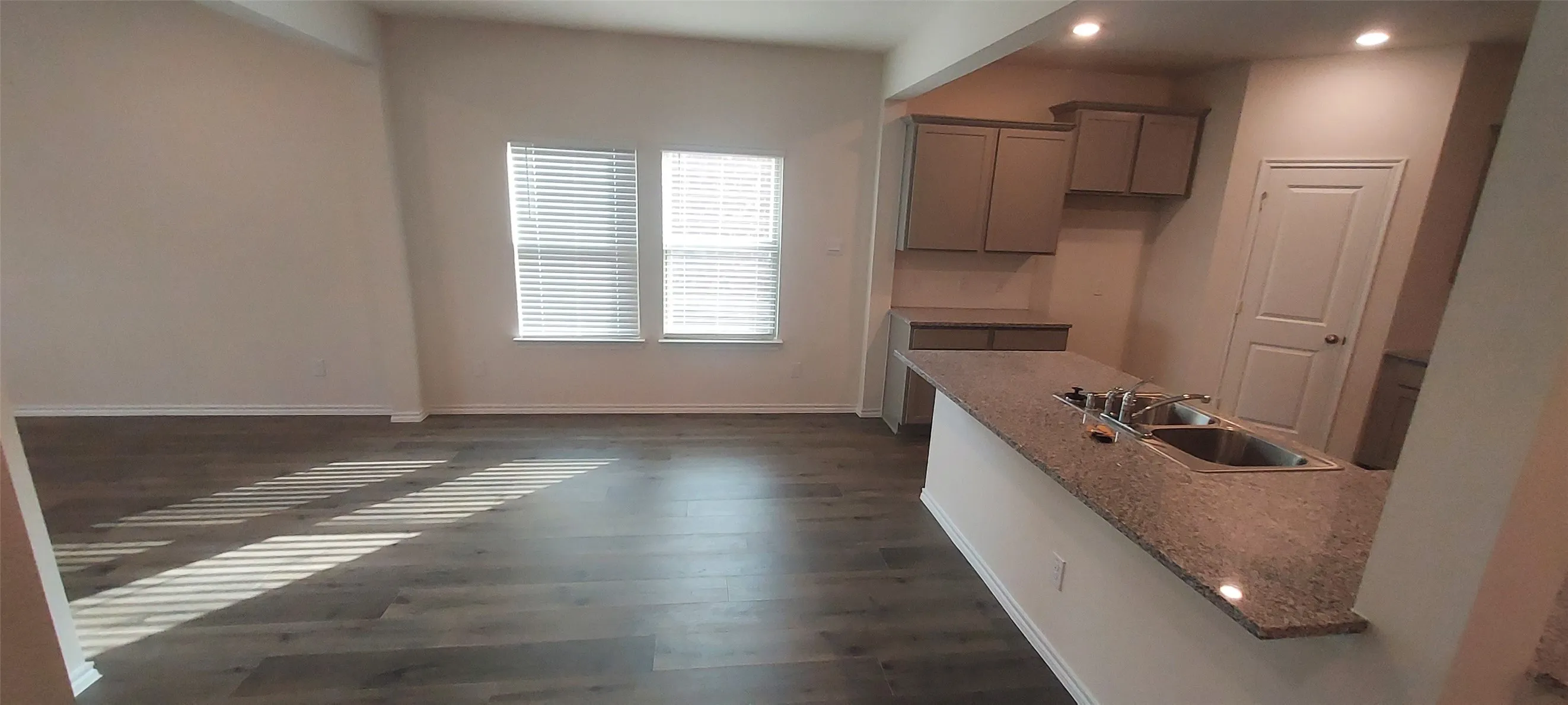 Single Family Residence For Sale in Kaufman County , 1914 Washoe Street, Forney, Texas 75126, 3 Bedroom, 3 Bathroom, 2 Garage spaces, 2,204 Sqft, built in 2023, Preowned, mls#21250580, Real Estate Agent in Forney, Homes For Sale in Kaufman county, Homes For Sale in Forney, Realtor in Forney Texas, Real Estate Brokerage Independent Realty Texas, Luminita Cordes Realtor