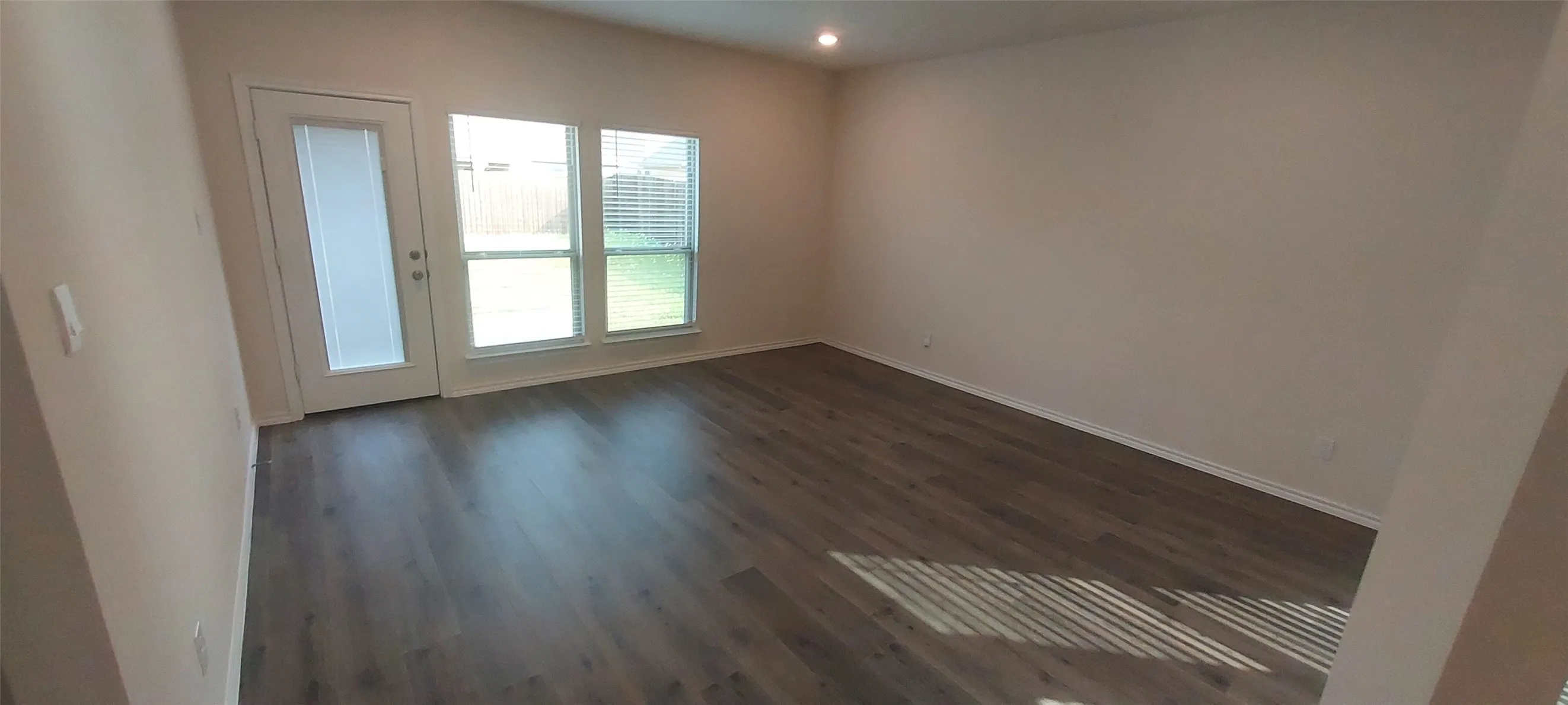 Single Family Residence For Sale in Kaufman County , 1914 Washoe Street, Forney, Texas 75126, 3 Bedroom, 3 Bathroom, 2 Garage spaces, 2,204 Sqft, built in 2023, Preowned, mls#21250580, Real Estate Agent in Forney, Homes For Sale in Kaufman county, Homes For Sale in Forney, Realtor in Forney Texas, Real Estate Brokerage Independent Realty Texas, Luminita Cordes Realtor