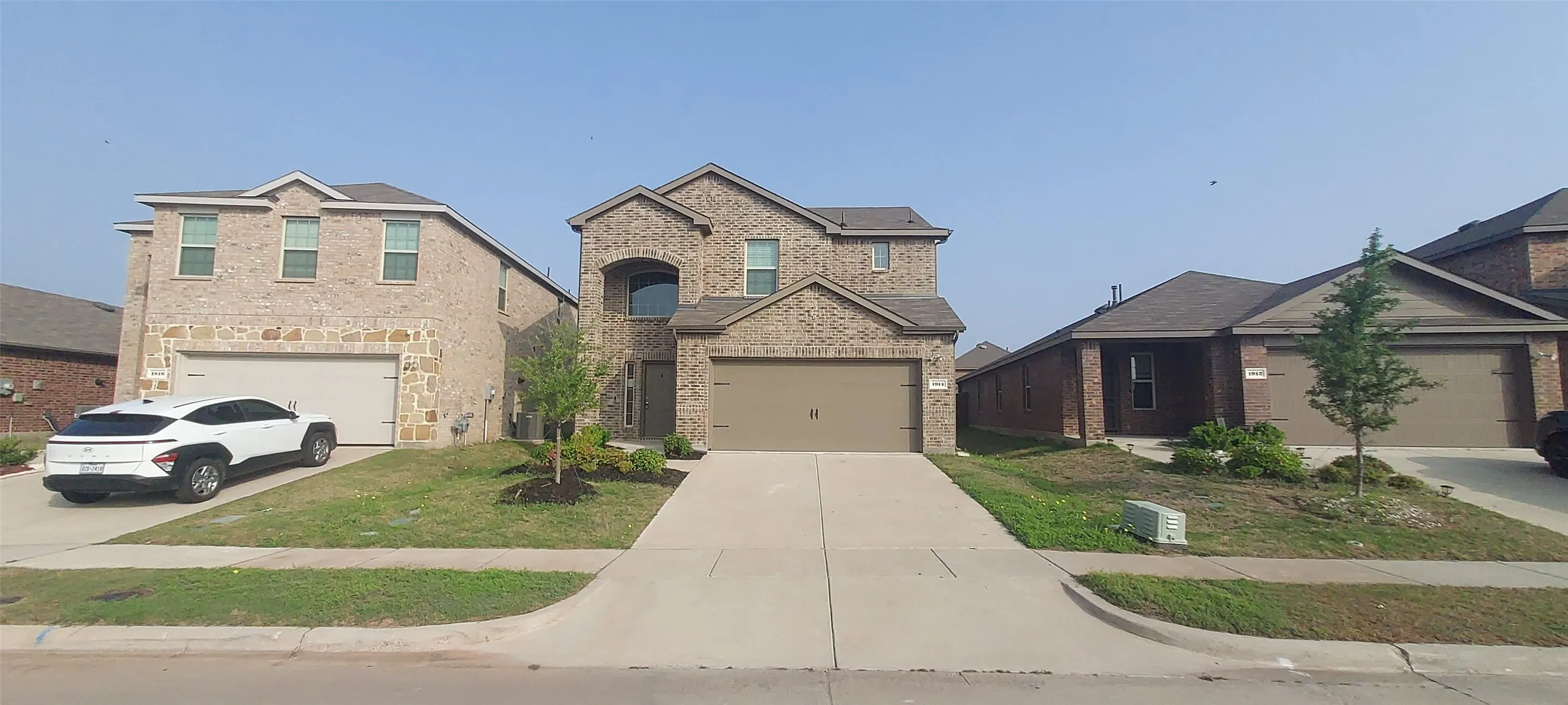 Single Family Residence For Sale in Kaufman County , 1914 Washoe Street, Forney, Texas 75126, 3 Bedroom, 3 Bathroom, 2 Garage spaces, 2,204 Sqft, built in 2023, Preowned, mls#21250580, Real Estate Agent in Forney, Homes For Sale in Kaufman county, Homes For Sale in Forney, Realtor in Forney Texas, Real Estate Brokerage Independent Realty Texas, Luminita Cordes Realtor